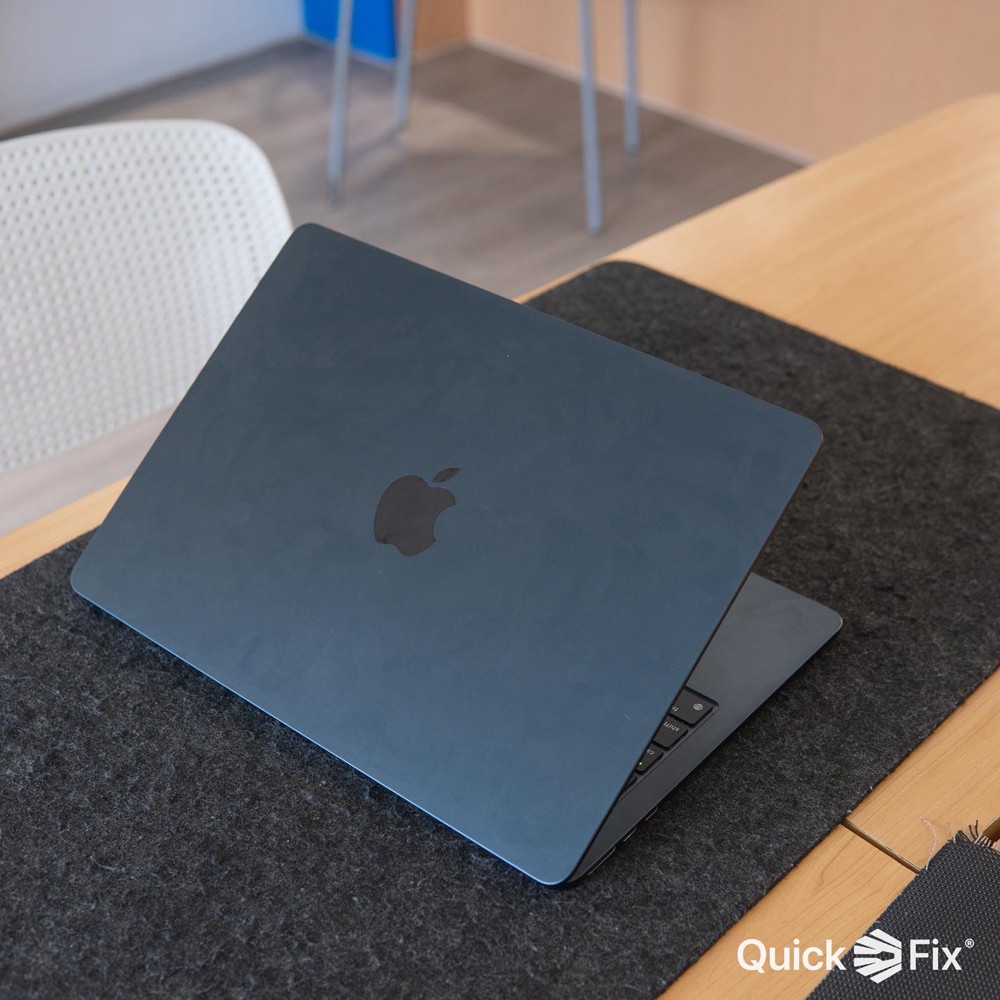 Macbook Air M2 13 inch midnight for sale