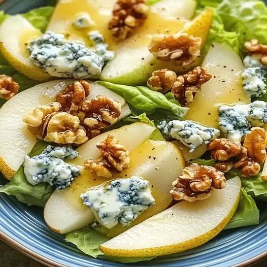 blue cheese dressing barefoot contessa 🍐 Pear and Salad 🧀🥗 Ingredients: 6 cups mixed greens (such as arugula, spinach, or mesclun mix) 2 ripe pears, thinly sliced ½ cup crumbled blue cheese (like iceberg wedge salad