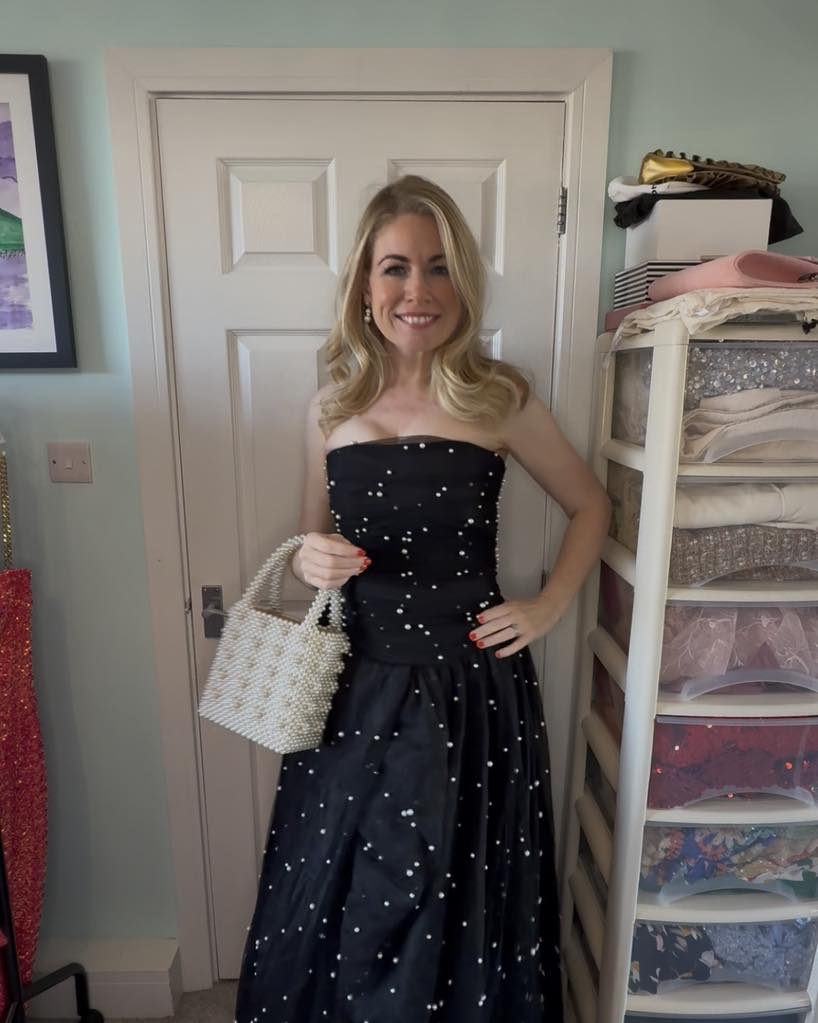 aje black strapless dress 🚨 New Arrival Turn heads in Juniper, this breathtaking gown from Aje, designed to sculpt and flatter with a beautifully fitted silhouette. Adorned with delicate pearl embellishments, a ruched bodice BERAN STUDIO - Short-Sleeve soi:luxe Color:M-Cabernet Ivy bubble hem gown