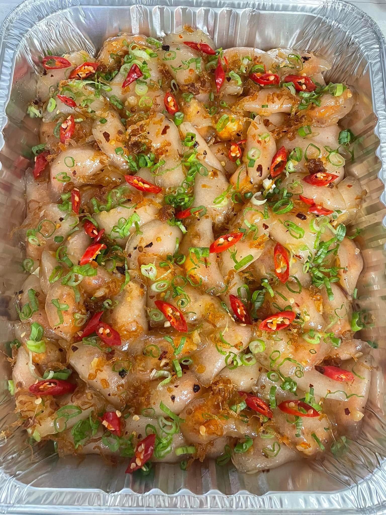 Hello cả nhà yêu của em ạ 😘 Mom em chuyên làm bánh lọc nhân tôm