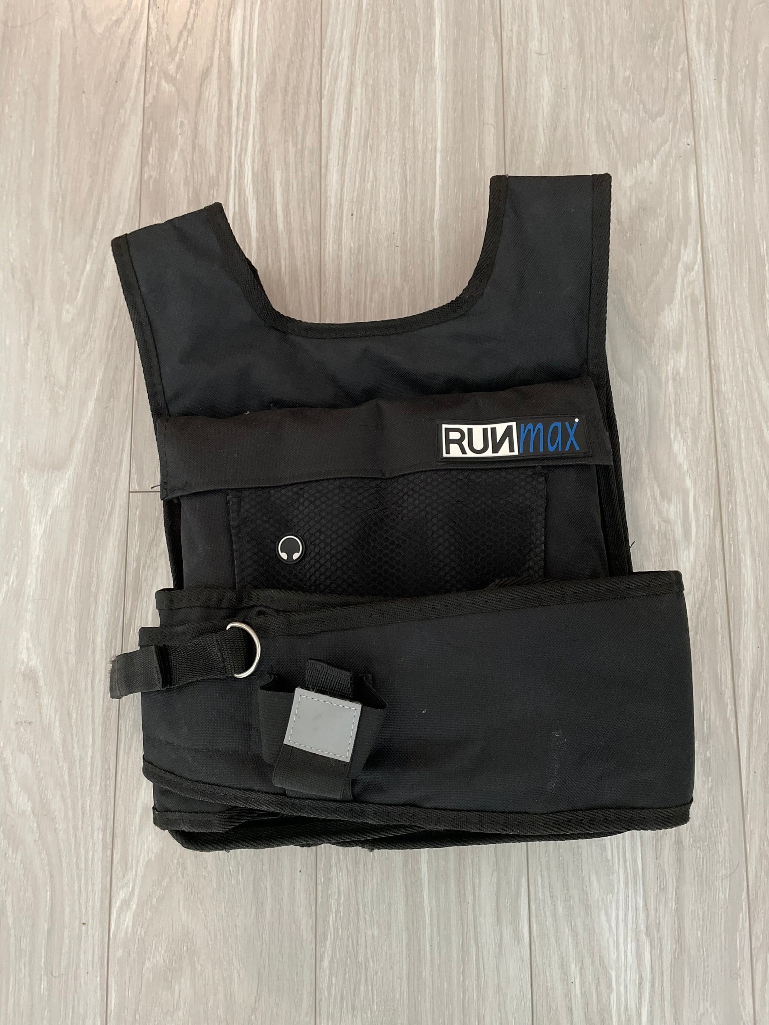 Adjustable Weighted Vest 10-46 Lbs - With 6 Sand Weights, Reflective Strips, Phone Pocket For Running & Training
