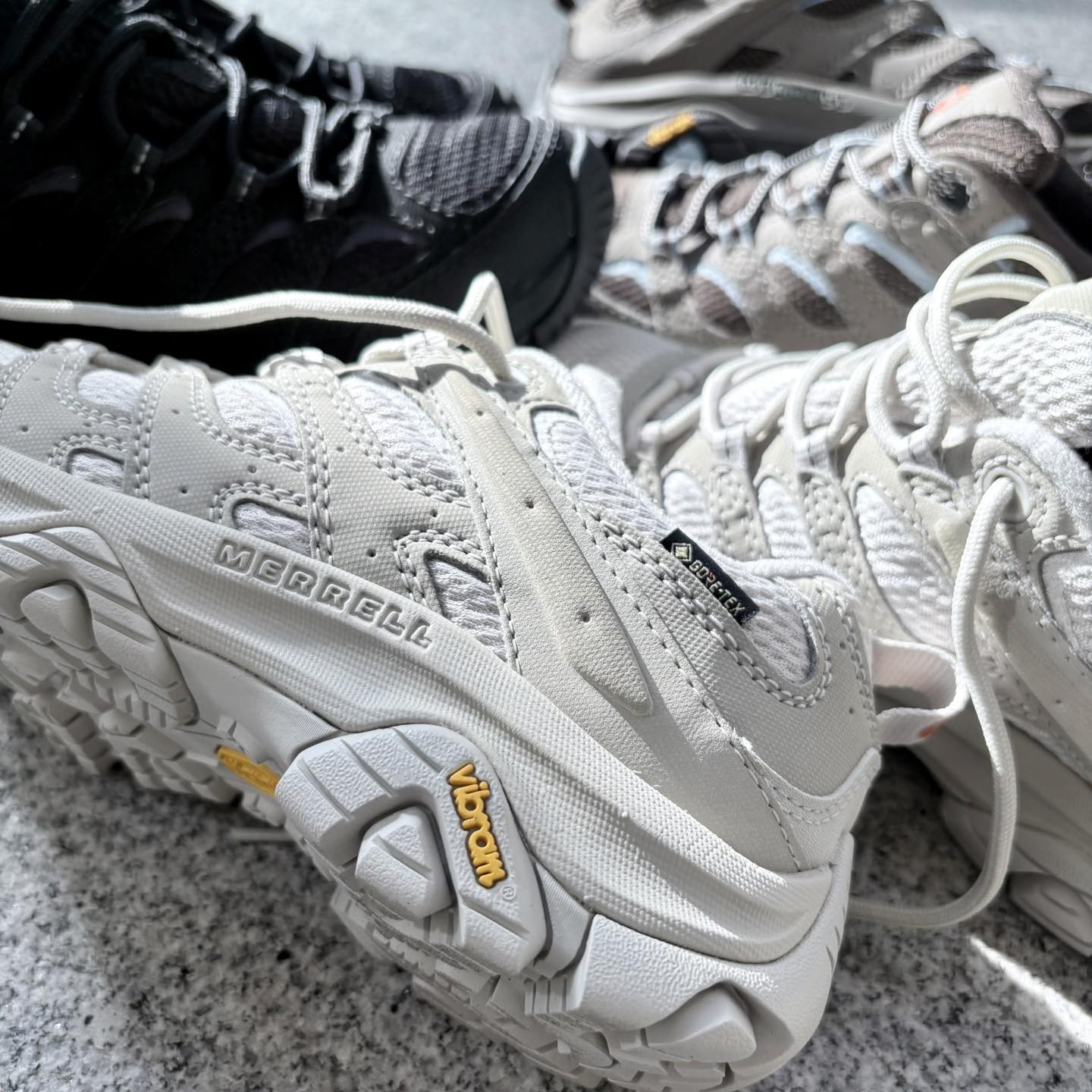 Recommend... . . 【MERRELL】 WS MOAB 3 SYNTHETIC GORE-TEX BRINDLE 