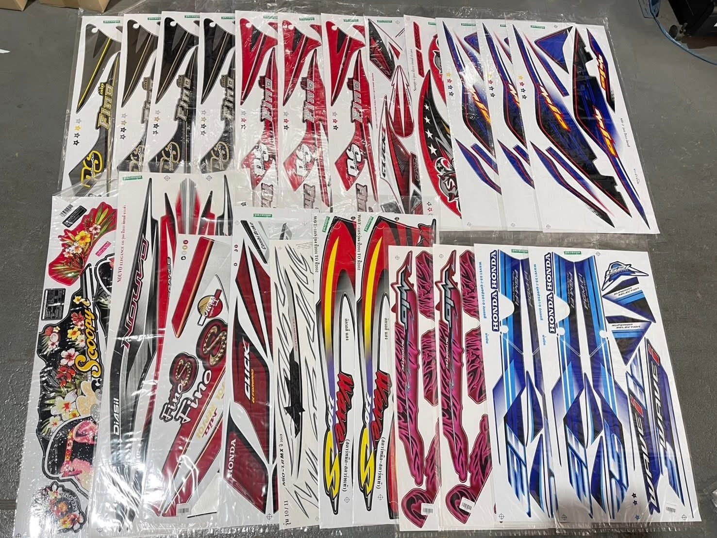 ไอซ์ซ่า pk racingจำหน่ายสติ๊กเกอร์มอเตอร์ไซค์ทุกรุ่น