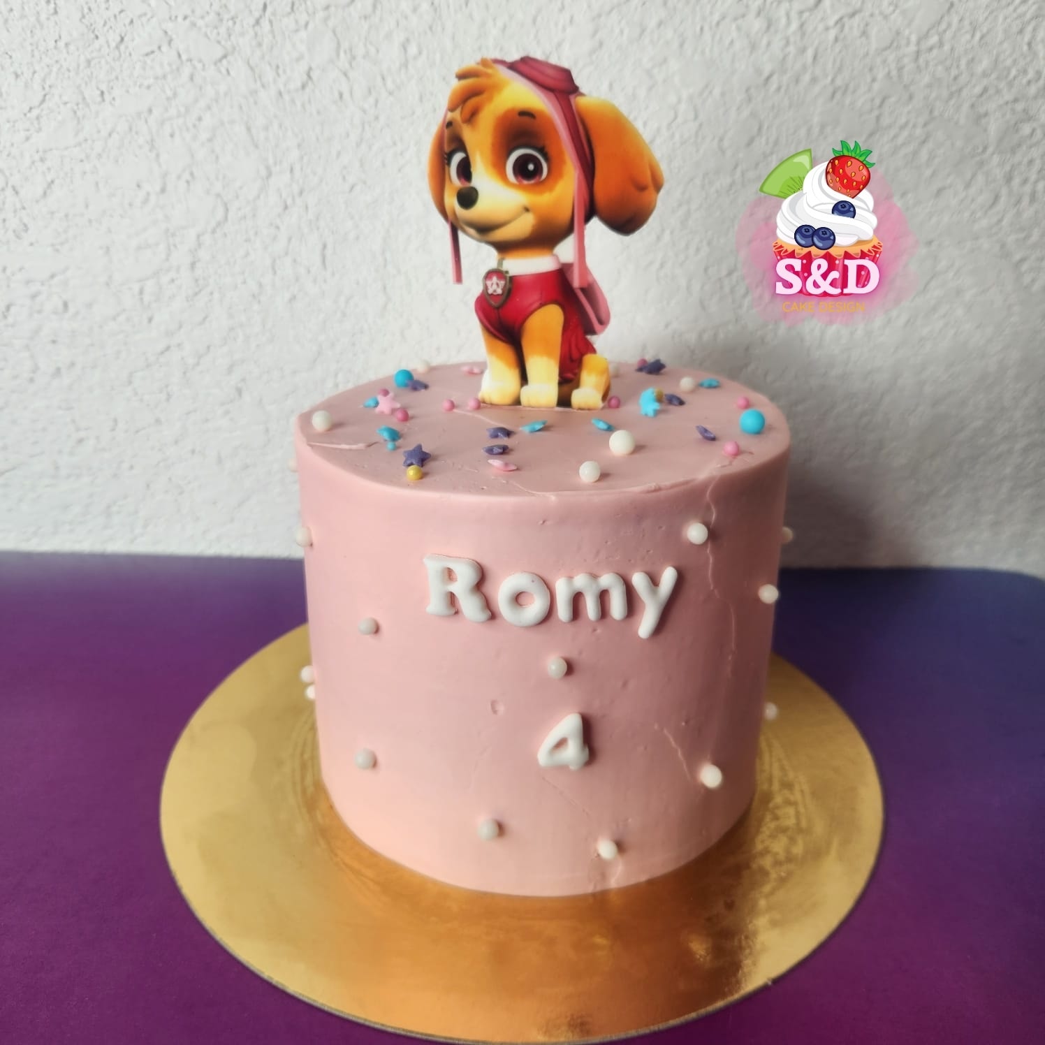 S&D Cake Design - 🐶 Stella fête les 4 ans de Romy Un cake... | Facebook