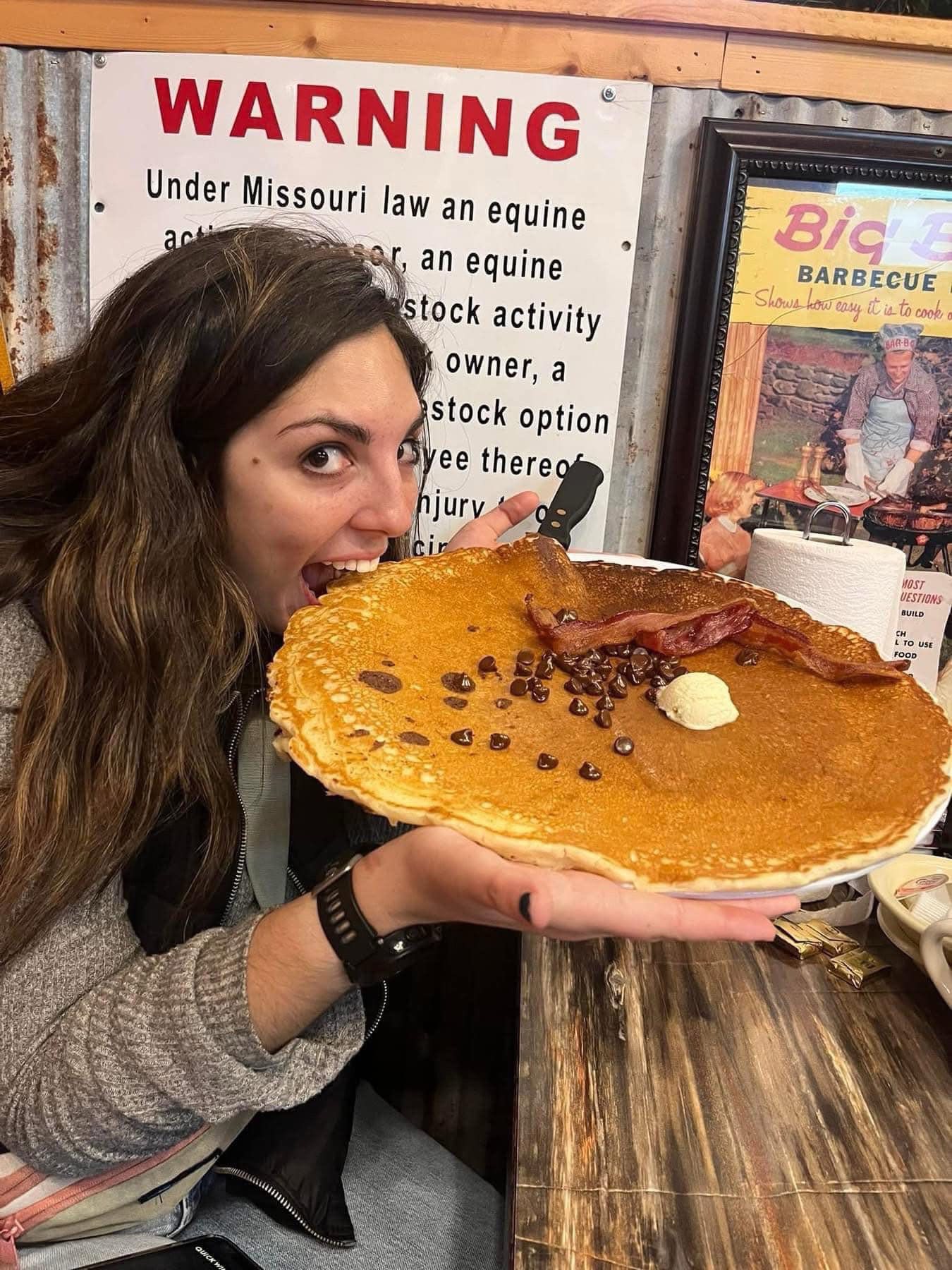 Let's go to Billy Gail's at HWY 265! ✨🥞 Home of the 14