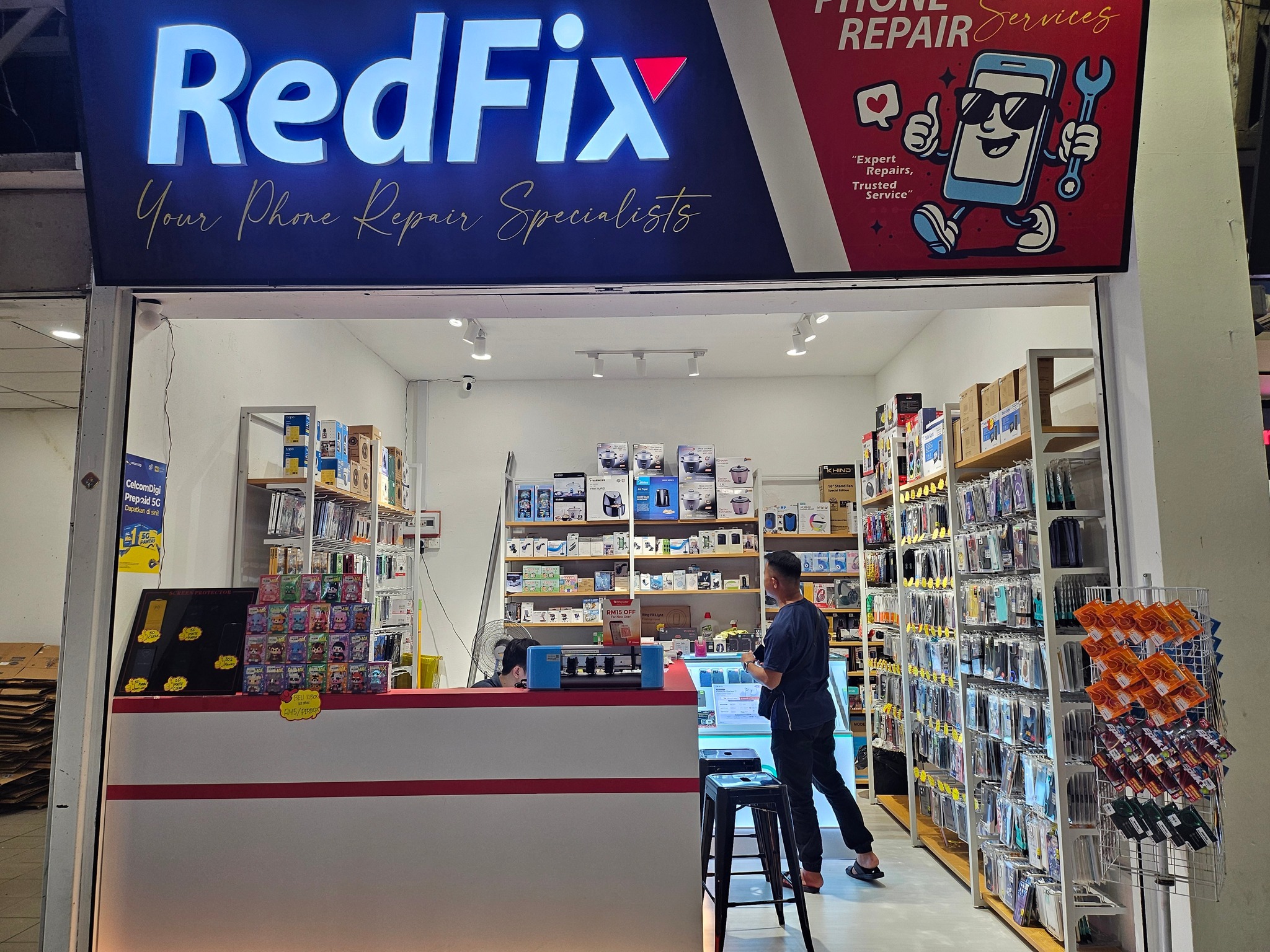 Emart Matang - Handphone rosak boleh pergi Redfix Emart... | Facebook
