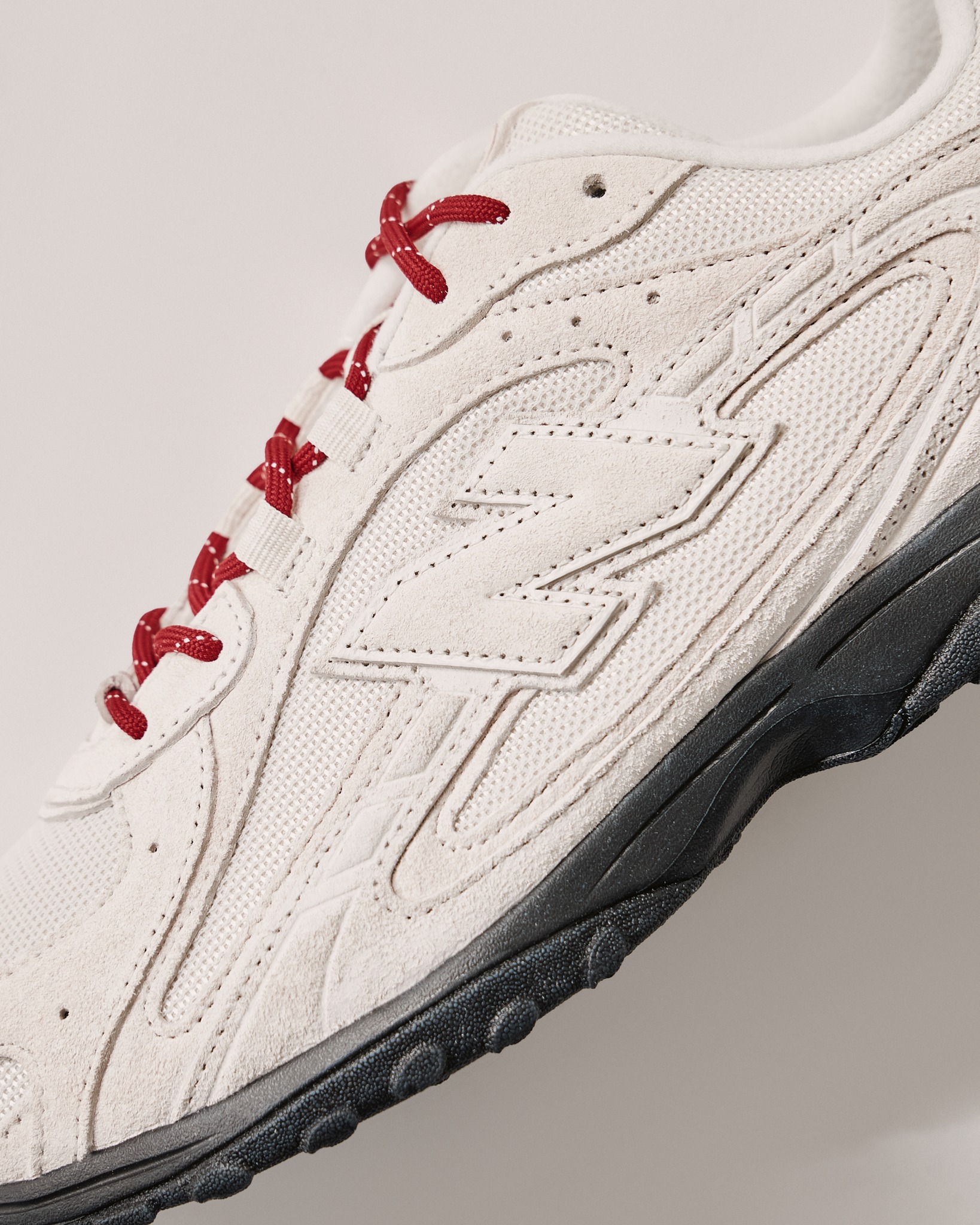 Celebrate the Lunar New Year with the New Balance 204L colorway 