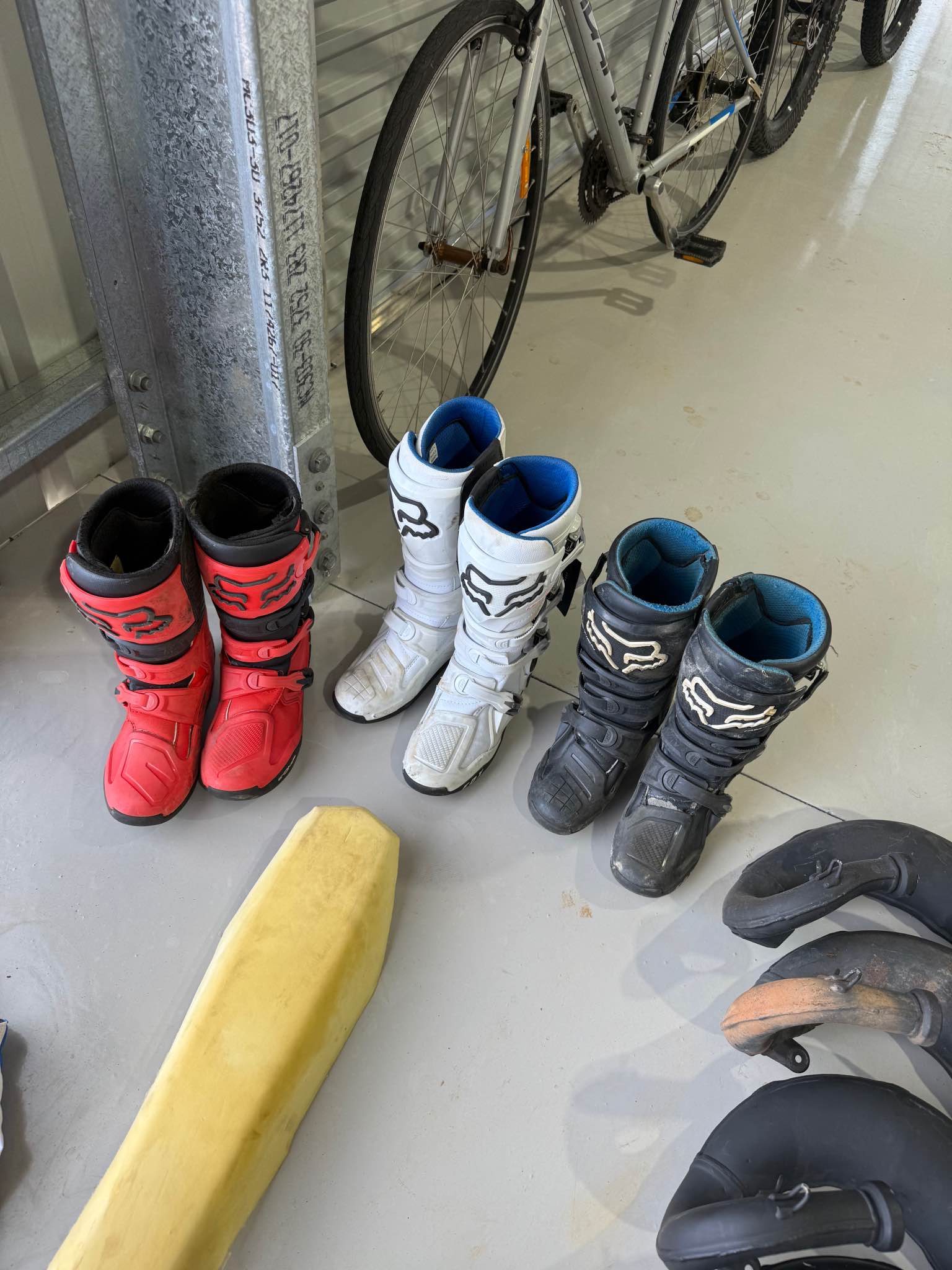 ill 　45本セット Motocross things for sale. Red fox boots Men's 6 $100 White boots