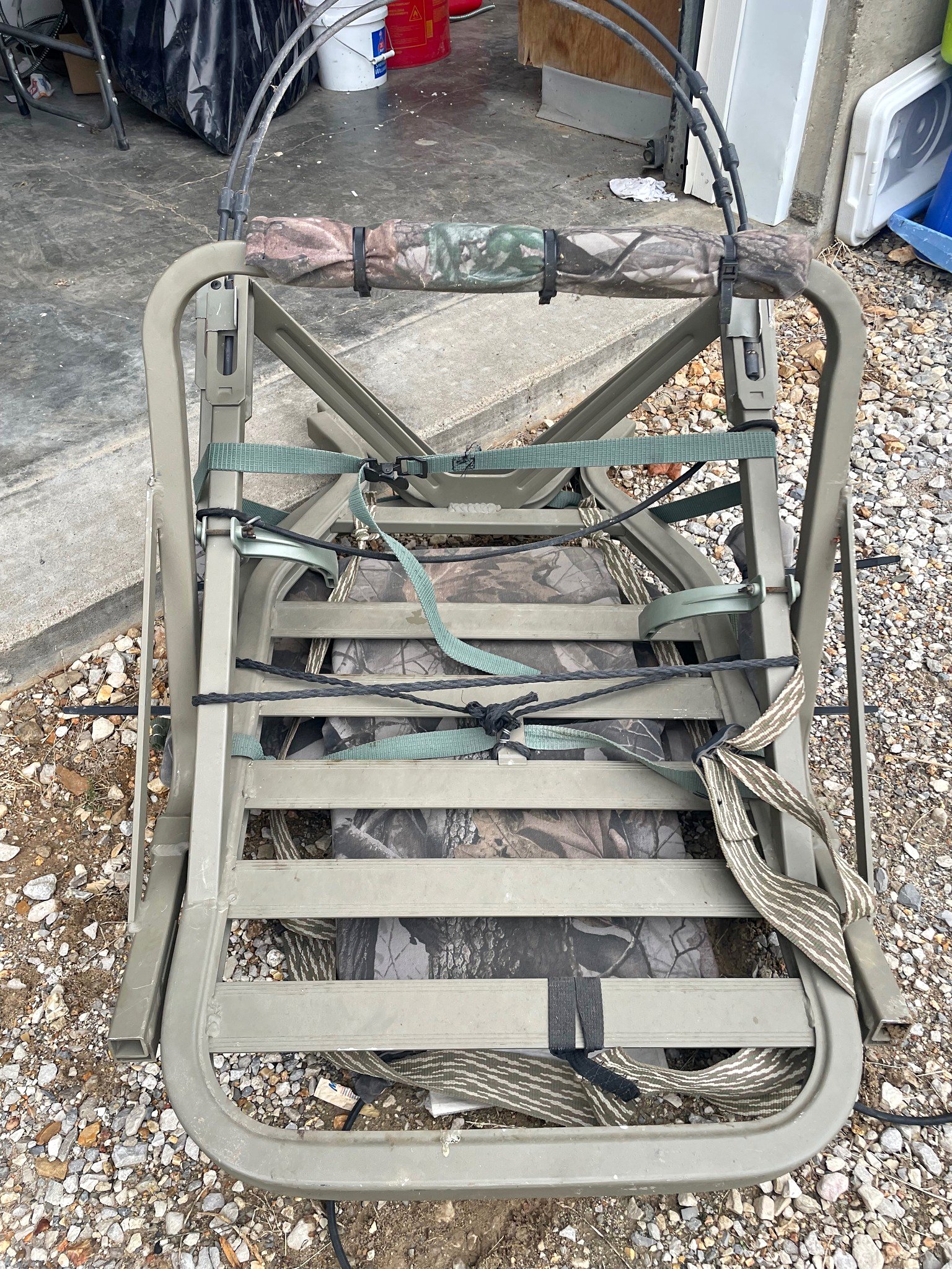 Summit Python XLS climbing treestand - Tree Stands & Skirts - Saint ...