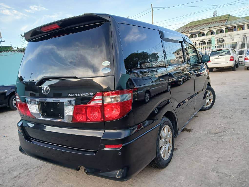 ALPHARD IKO DAR YEAR : 2004 / 2005 COLOR: SILVER ENGINE: 2296 cc