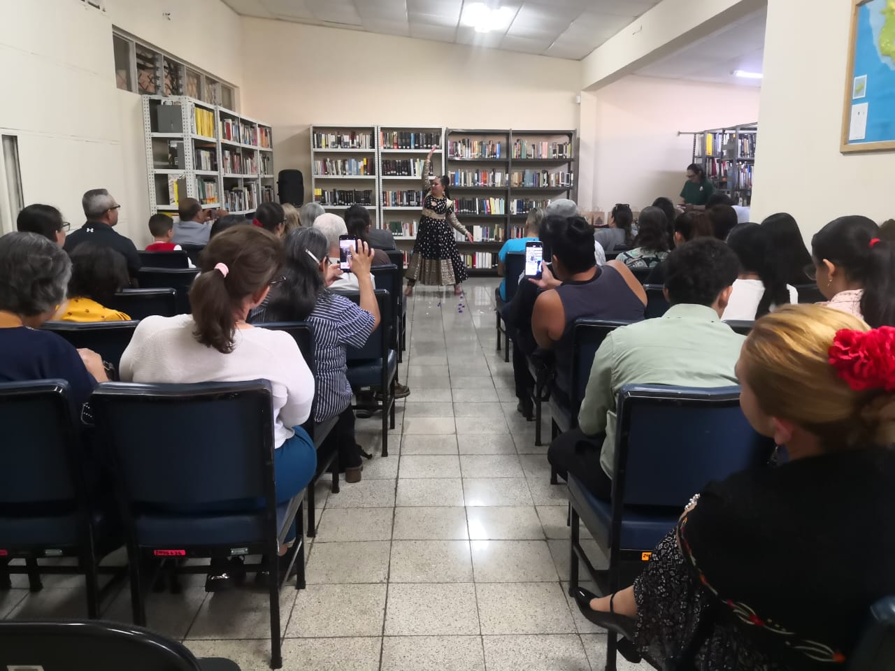 Biblioteca Pública de... - Biblioteca Pública de Tres Ríos