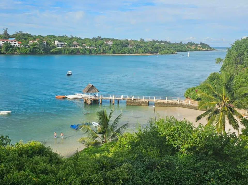 lacampagne-tropicana-beach-resort-seeking-a-vacation-la-campagne