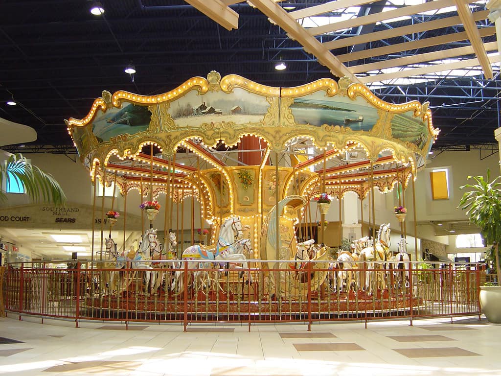 For sale / a vendre Carousel 8.90... - Used amusement rides | Facebook