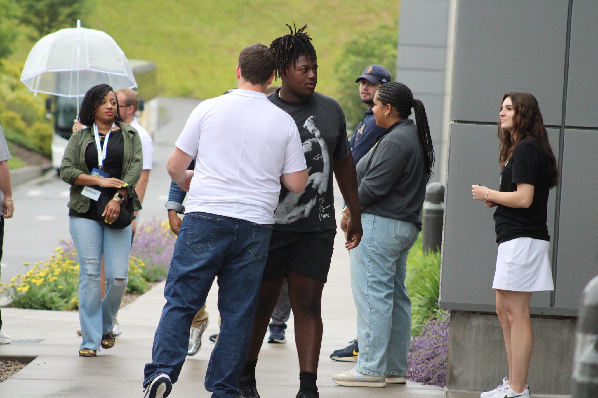 EerSports - This #WVU DL commit looks AMAZING! Link --> https ...