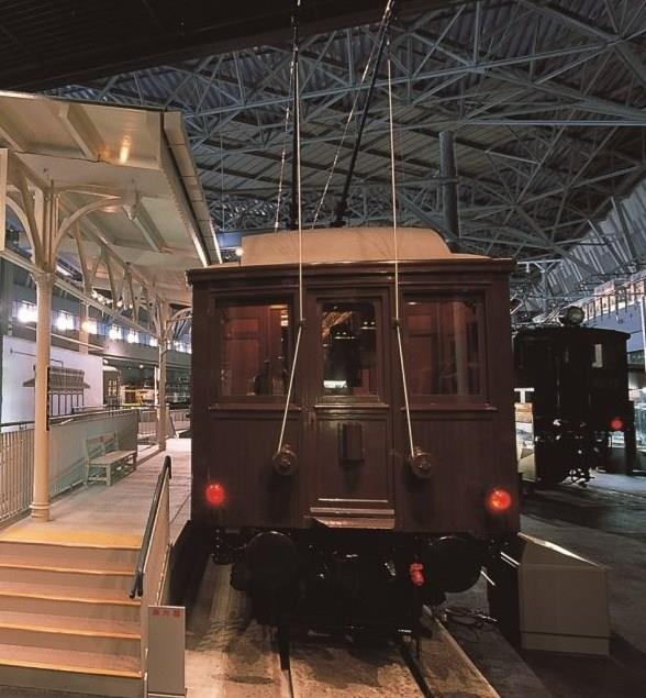 鉄道博物館 - ナデ6141、重要文化財に指定へ チョコレート色の車体が