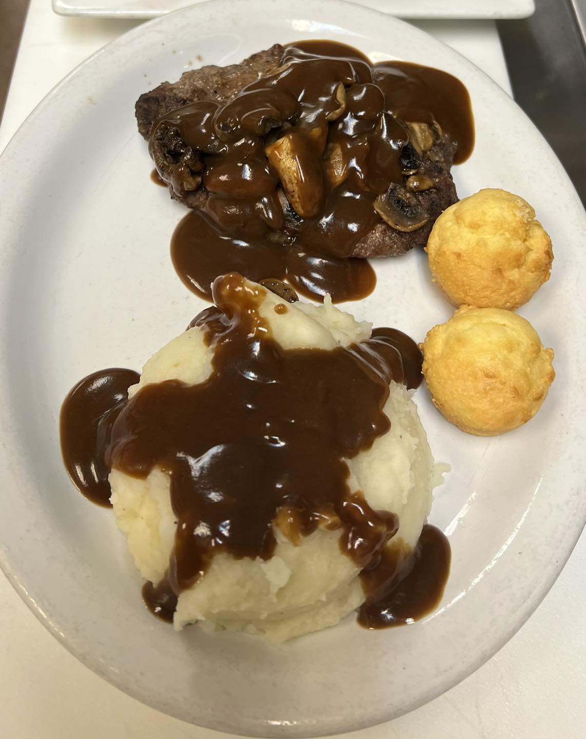 The Ridge Inn Restaurant | Laurelville OH