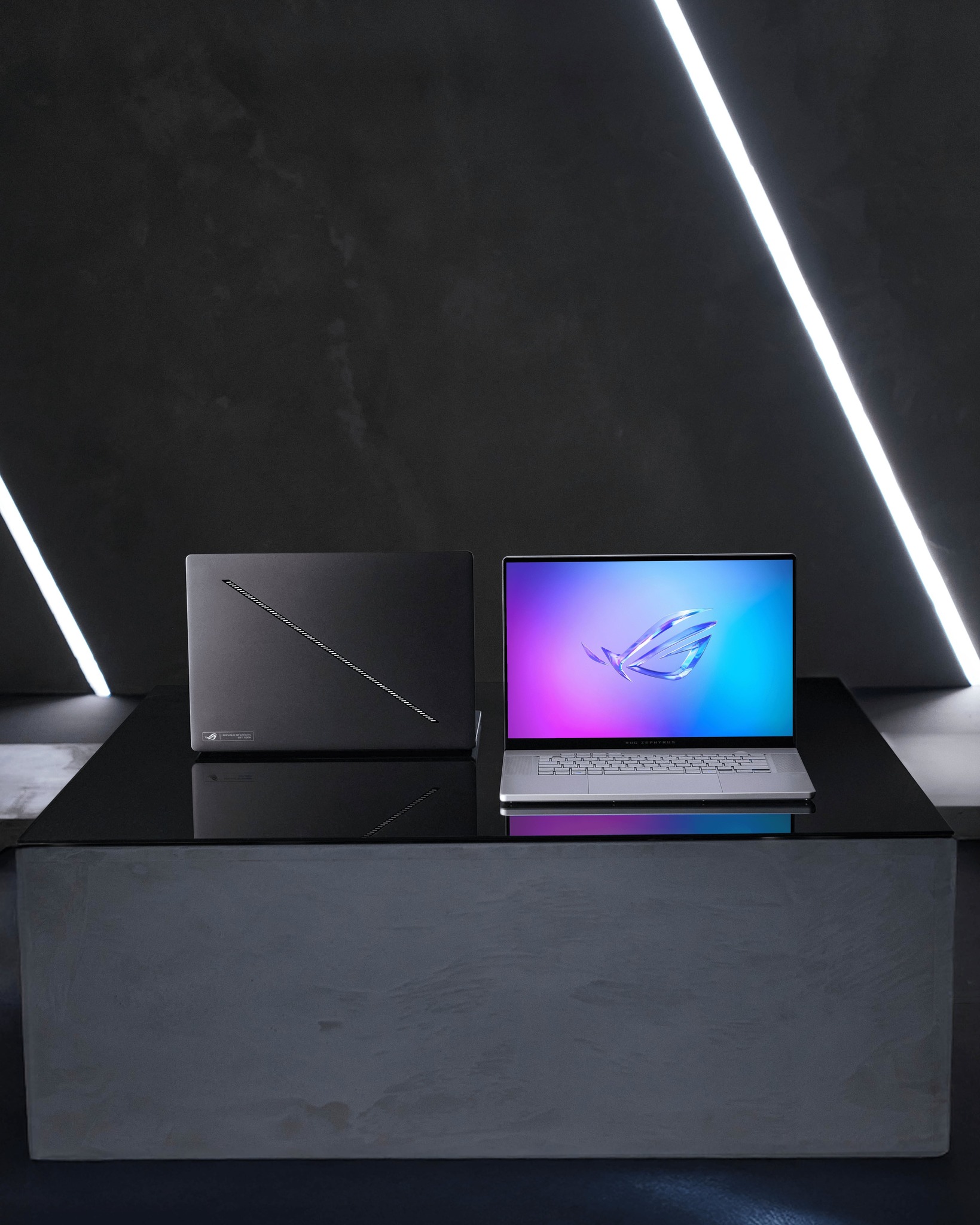 ASUS Republic of Gamers - ROG Zephyrus G16 🤍🖤 Sleek in Platinum White ...