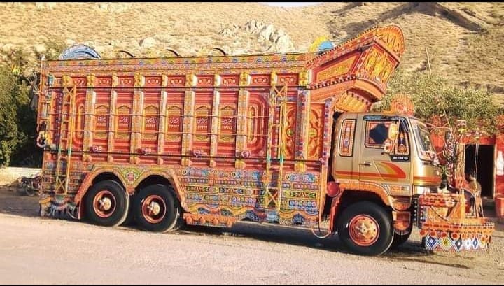 Trucks Of Pakistan - حسن کی ملکہ ..... ♥️ | Facebook