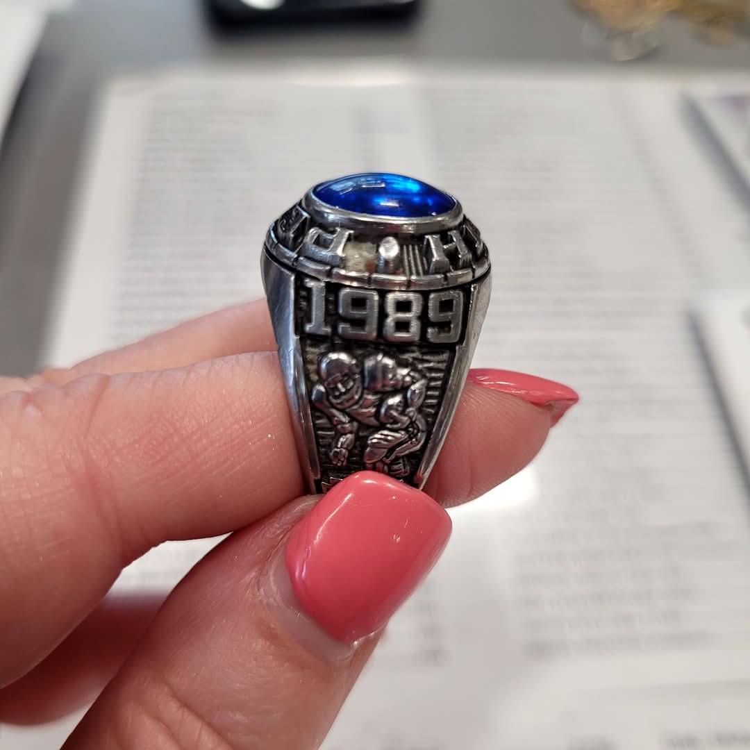 Lost class of 1989 ring from Peru Junior Senior High School