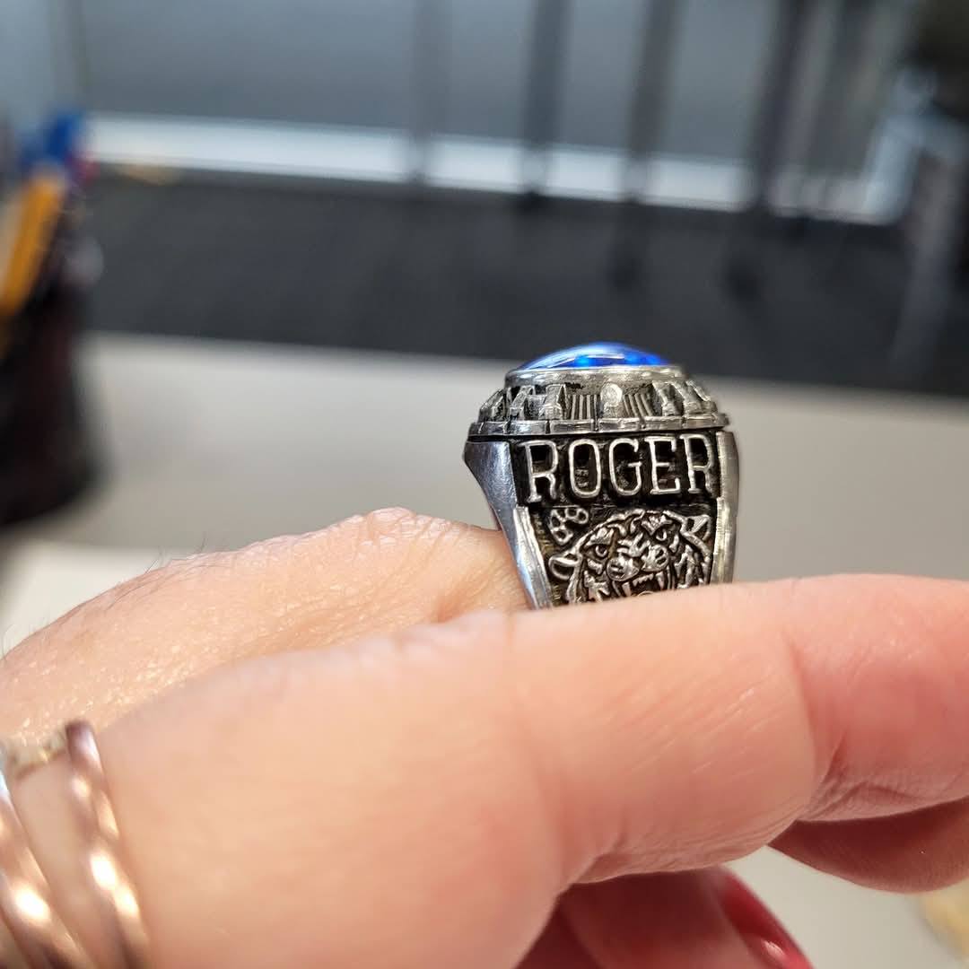 Lost class of 1989 ring from Peru Junior Senior High School