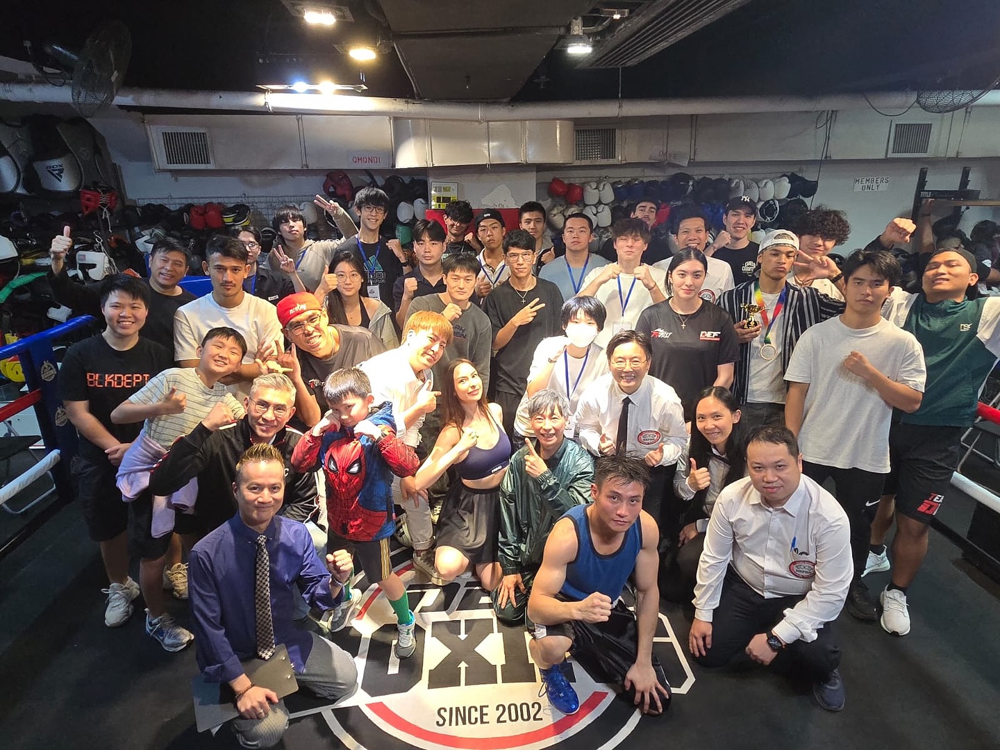 Def - DEF Fight Night 37 圓滿落幕！這次絕對是 DEF Fight Night 系列以來最緊湊刺激的一晚——整整八場賽 ...