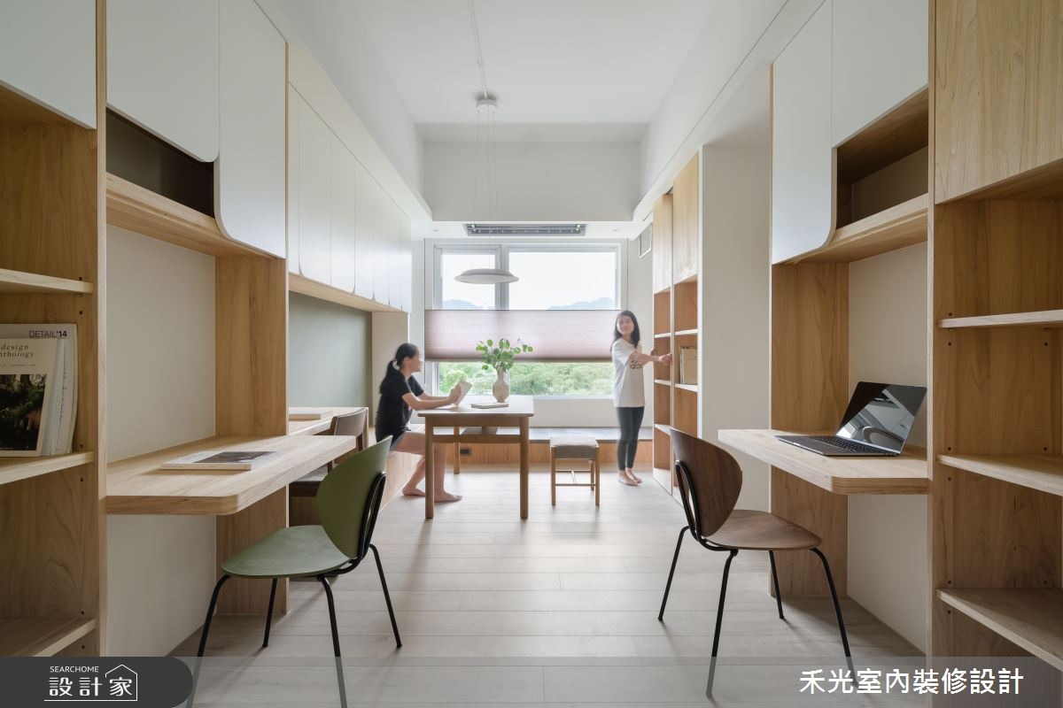 設計家 - 沒了客廳、多了高彈性互動， 兼顧實用美型的收納櫃設計， 多功能書房成為一家四口的生活重心～ ─ ─ ─ 看更多圖片： #禾光室內 ...