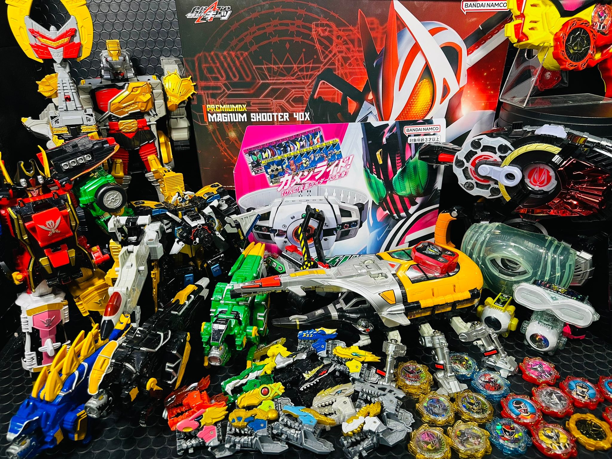 Collector Tokusatsu - Tahun baru , Azam pon baru Tahun ni agak2 nak ...