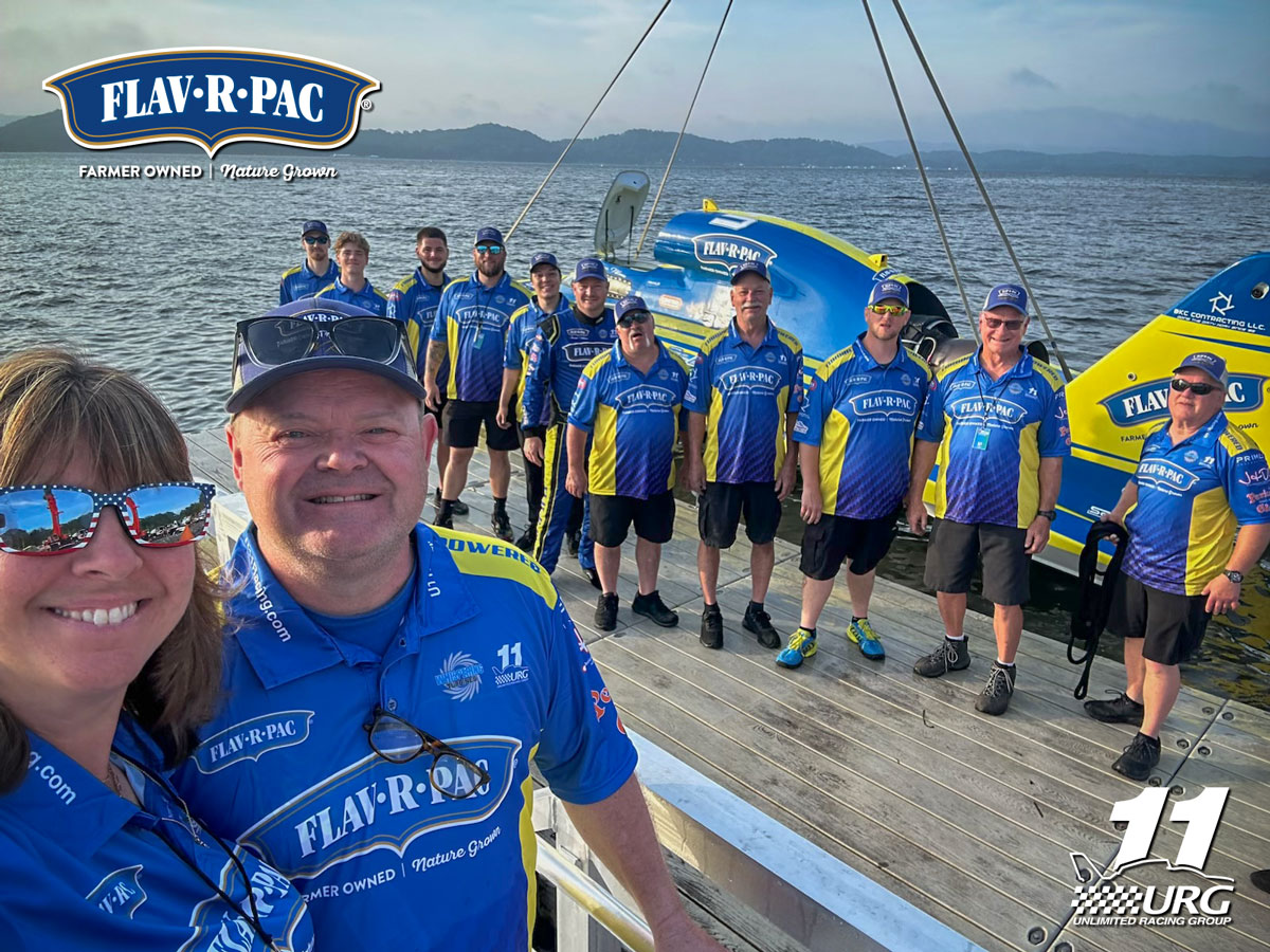 U-11 - The U-11 Miss FLAV-R-PAC© crew ready to go racing. Unfortunately ...