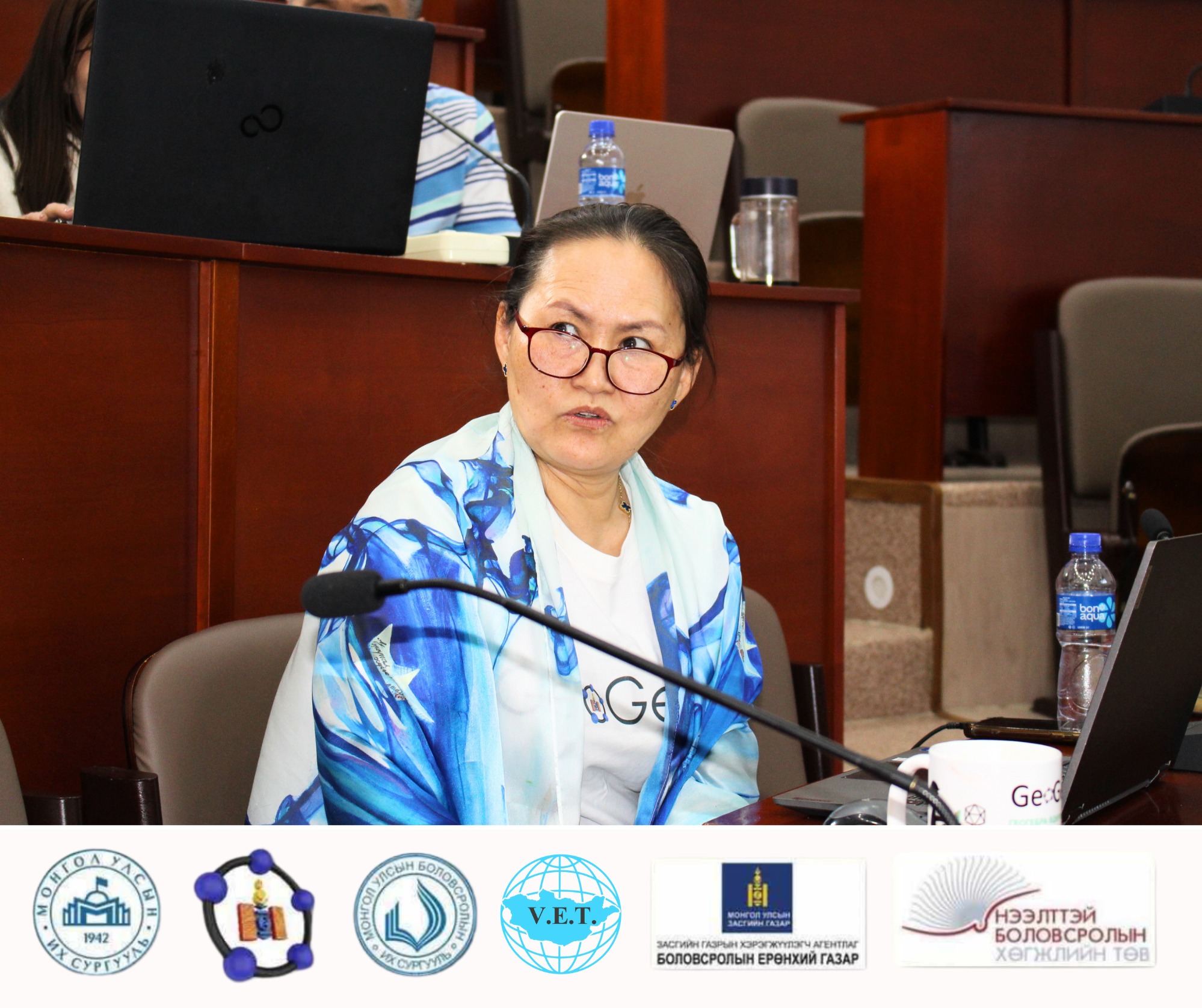 Geogebra Institute of Mongolia - Хичээлийн сэдэв: Өнцгийн радиан хэмжээ ...