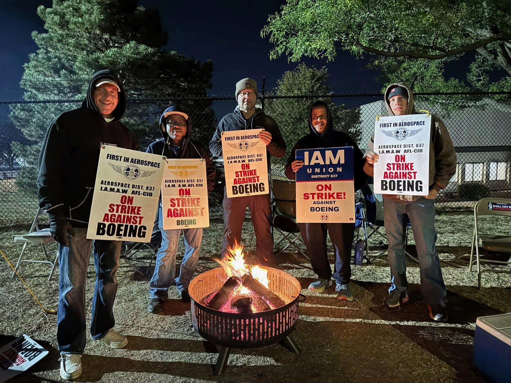 Week 10 of our strike at Boeing in St.... - Machinists Union | Facebook
