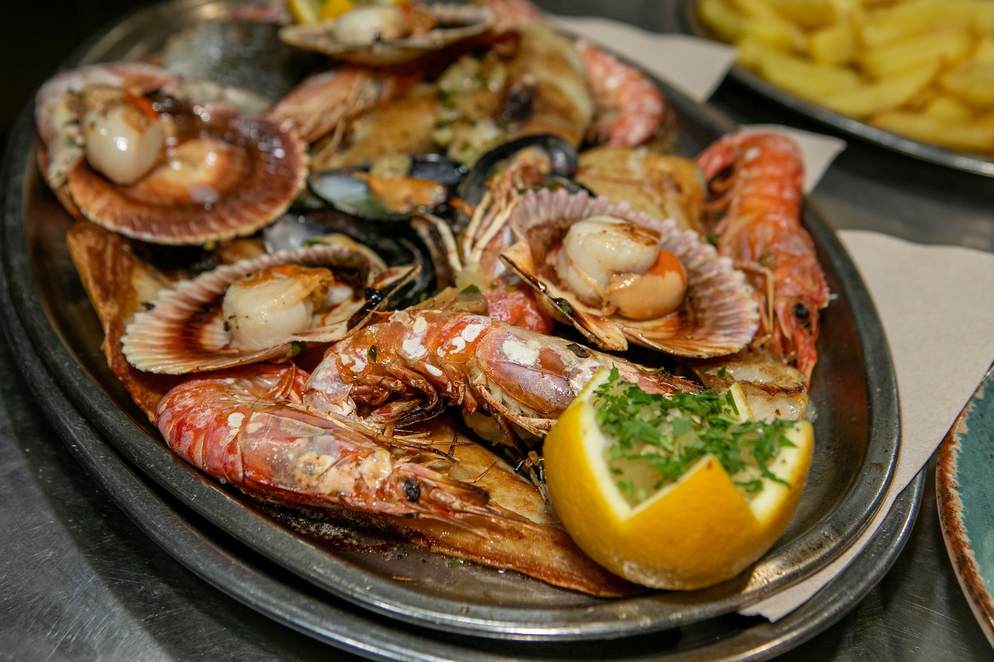 Parrilla - 🔥🐟 Hoy el fuego sabe a mar... y a familia 🦐🔥 En Parrilla Los ...