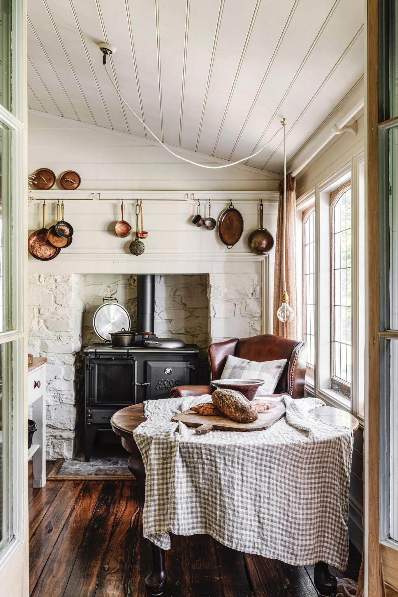 Country - Draw table setting and decorating inspiration from these 23 ...