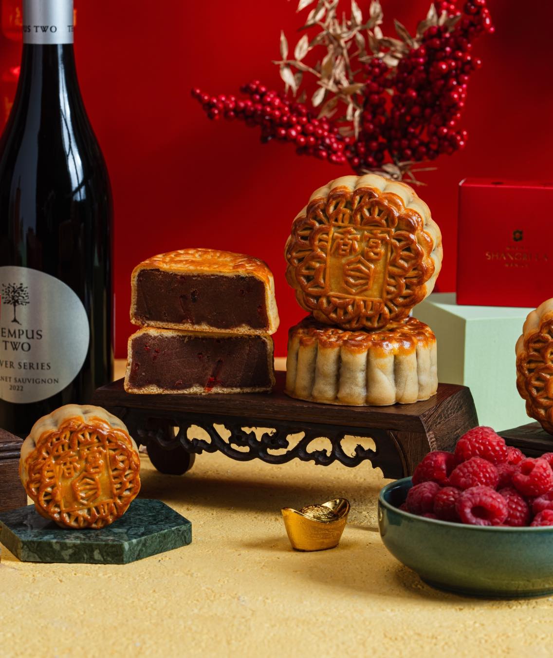 Makati - Inside the Mooncake Box: Red Wine and Dried Raspberry 🥮 A ...