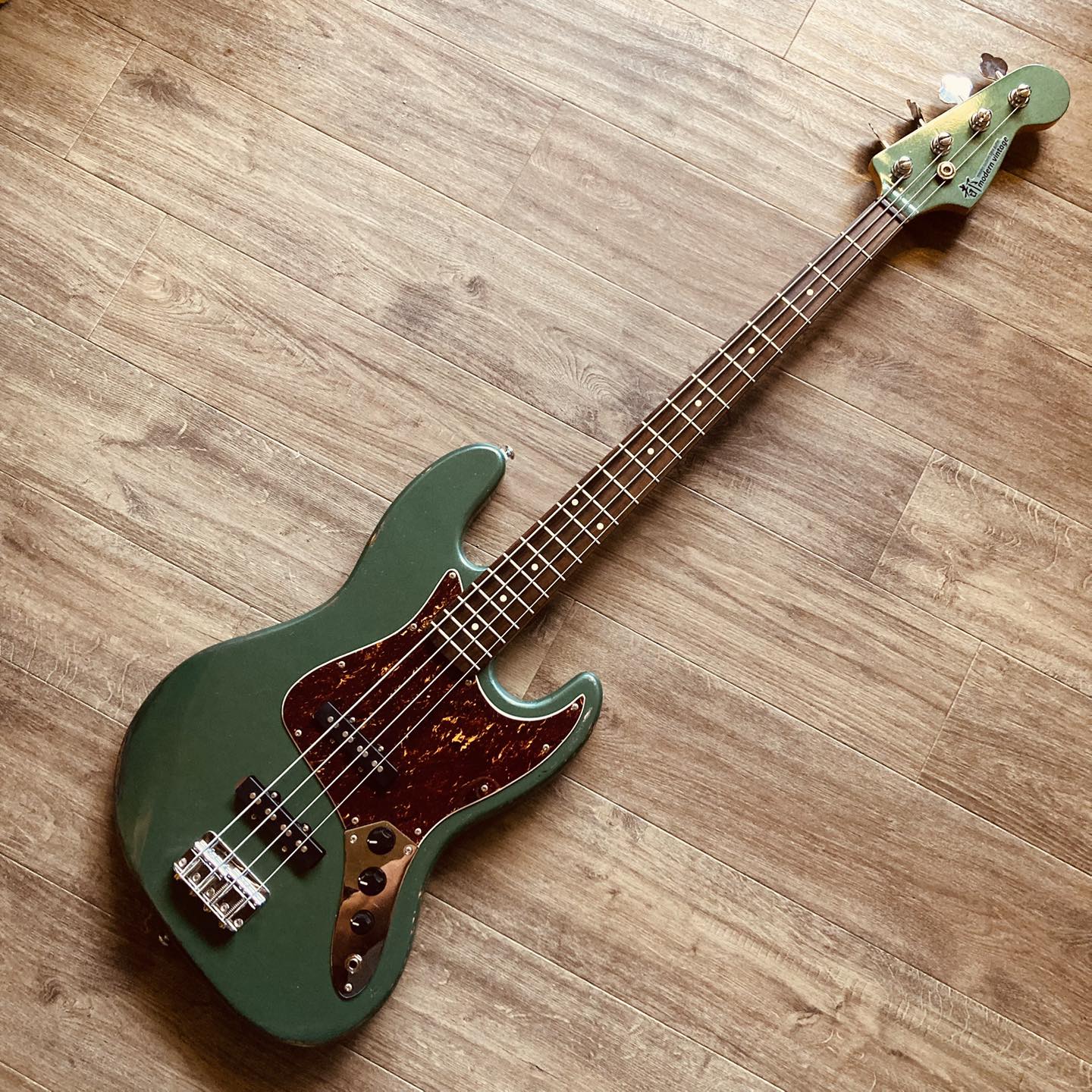 Miyako custom bass guitar (@miyakobasscustomguitar) • Facebook