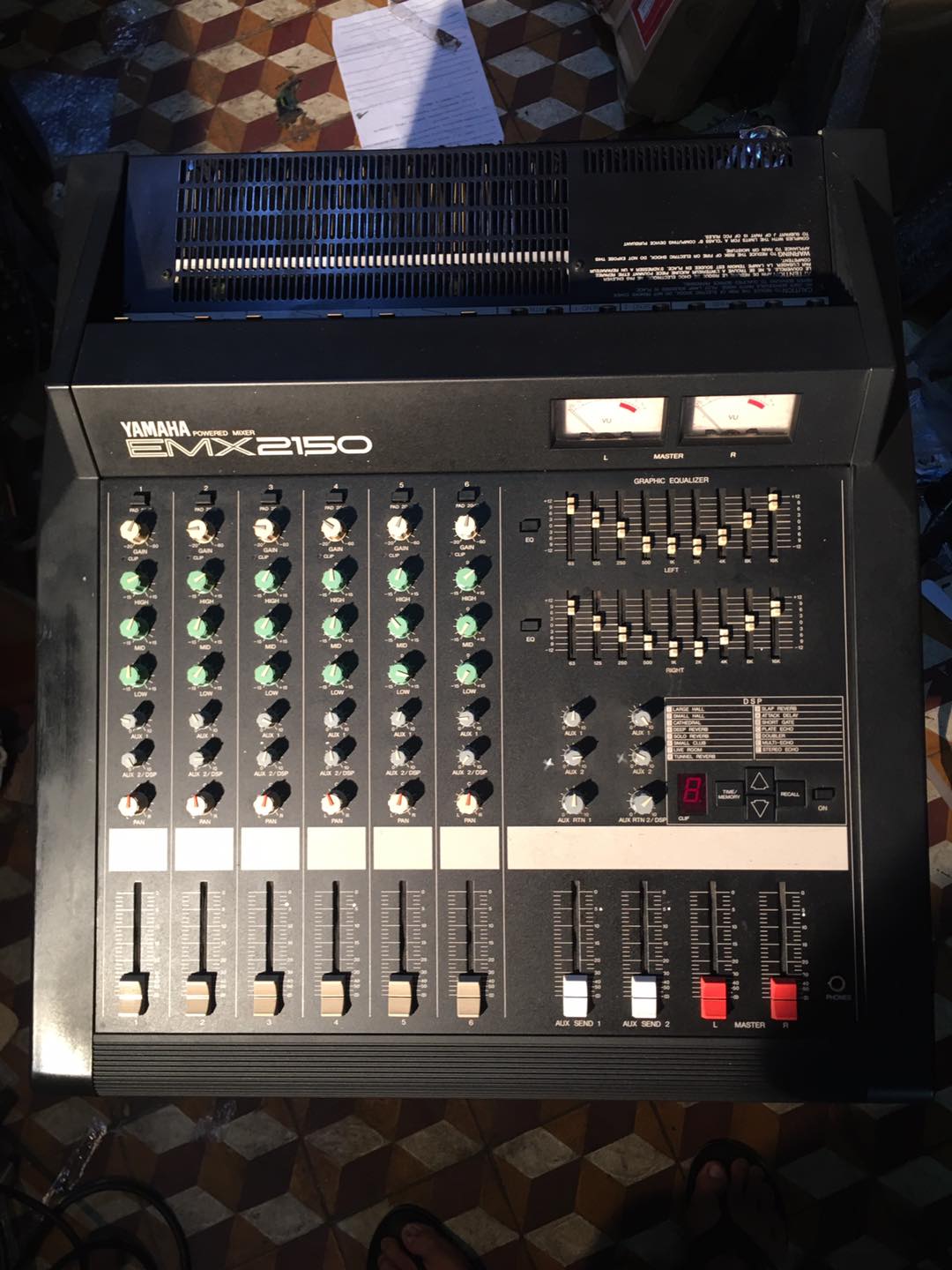 Yamaha EMX-2150 made in Japan Have echo and amplifier Please