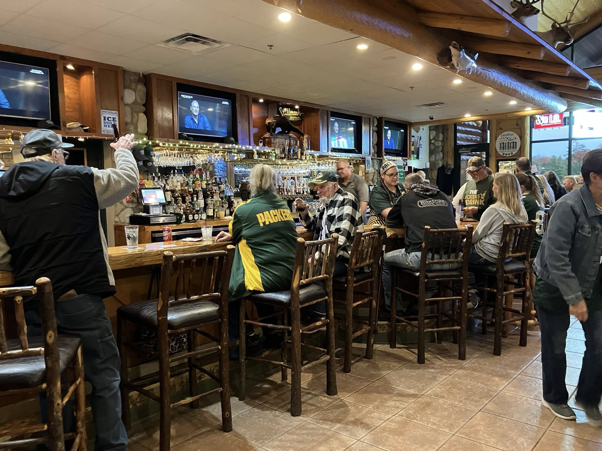 Breakaway Bar & Grill | Embarrass WI