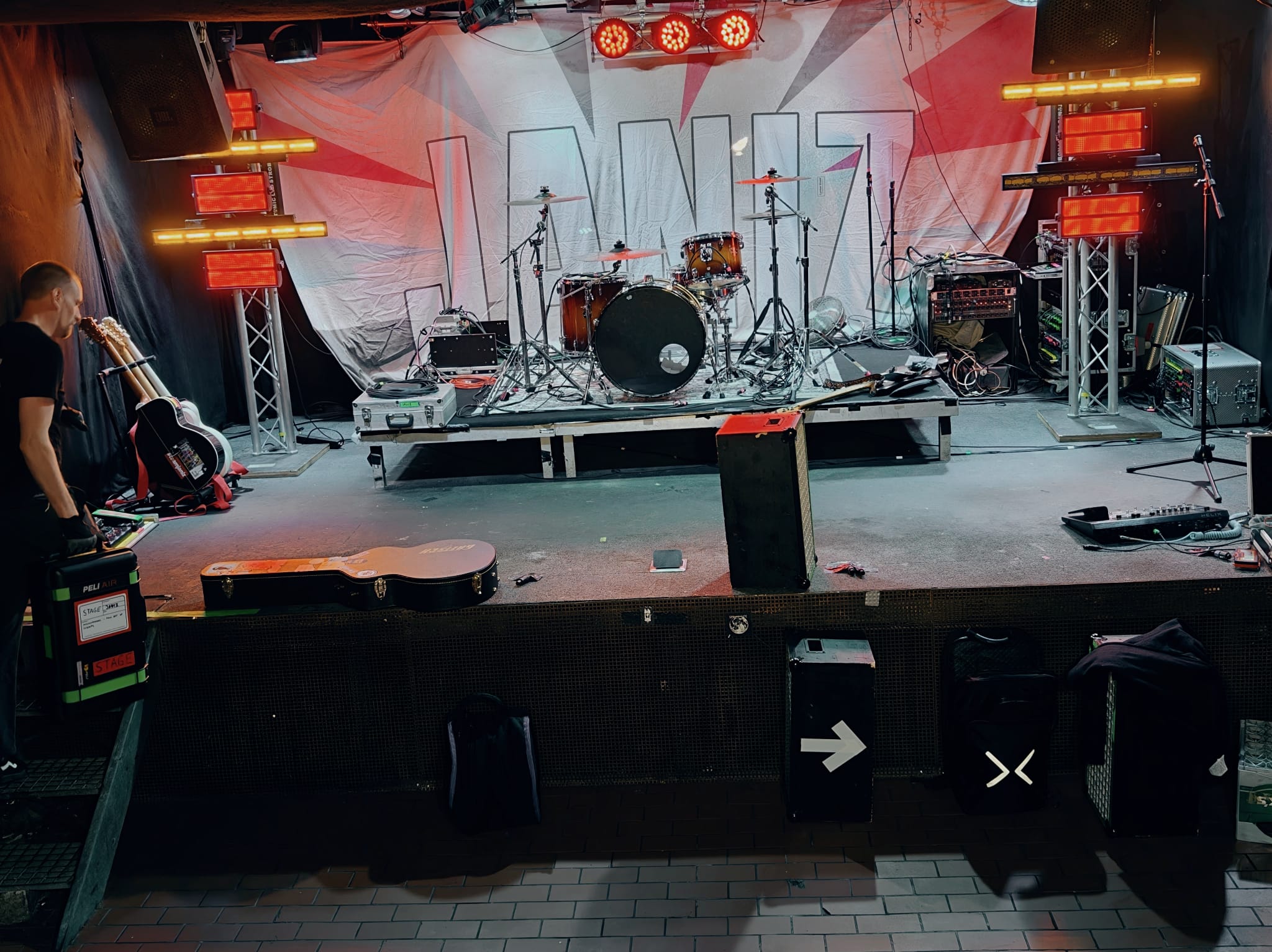 Helvete - Heute im Keller Janiz und weitere coole Bands: Tickets gibt ...