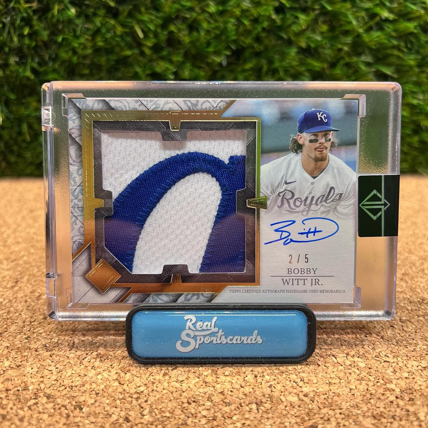 HUGE logo patch on this Bobby Witt Jr. 1/1 auto ??