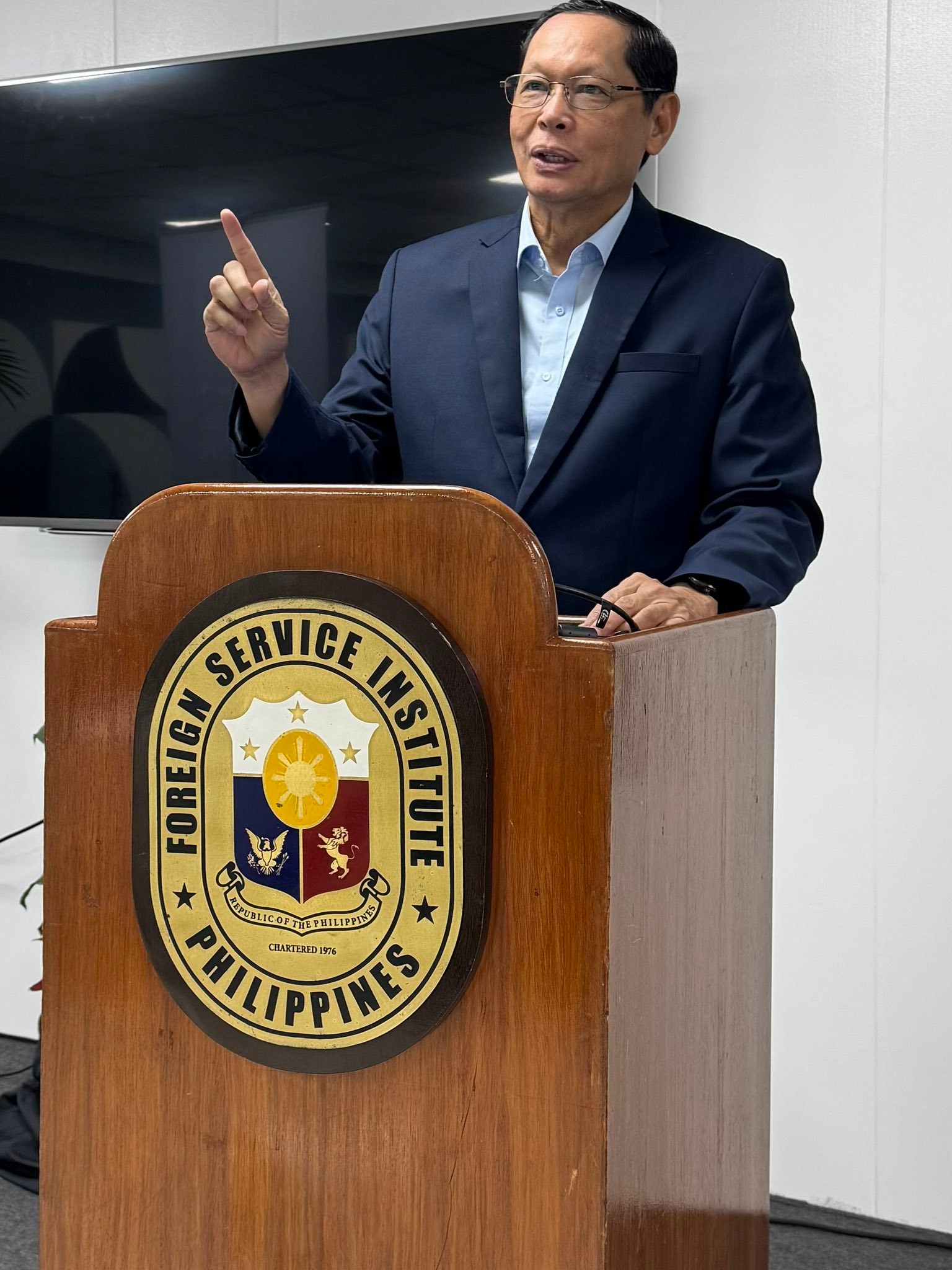 Diplomatic Protocol... - Atty. Raul R. Corro, DPA | Facebook