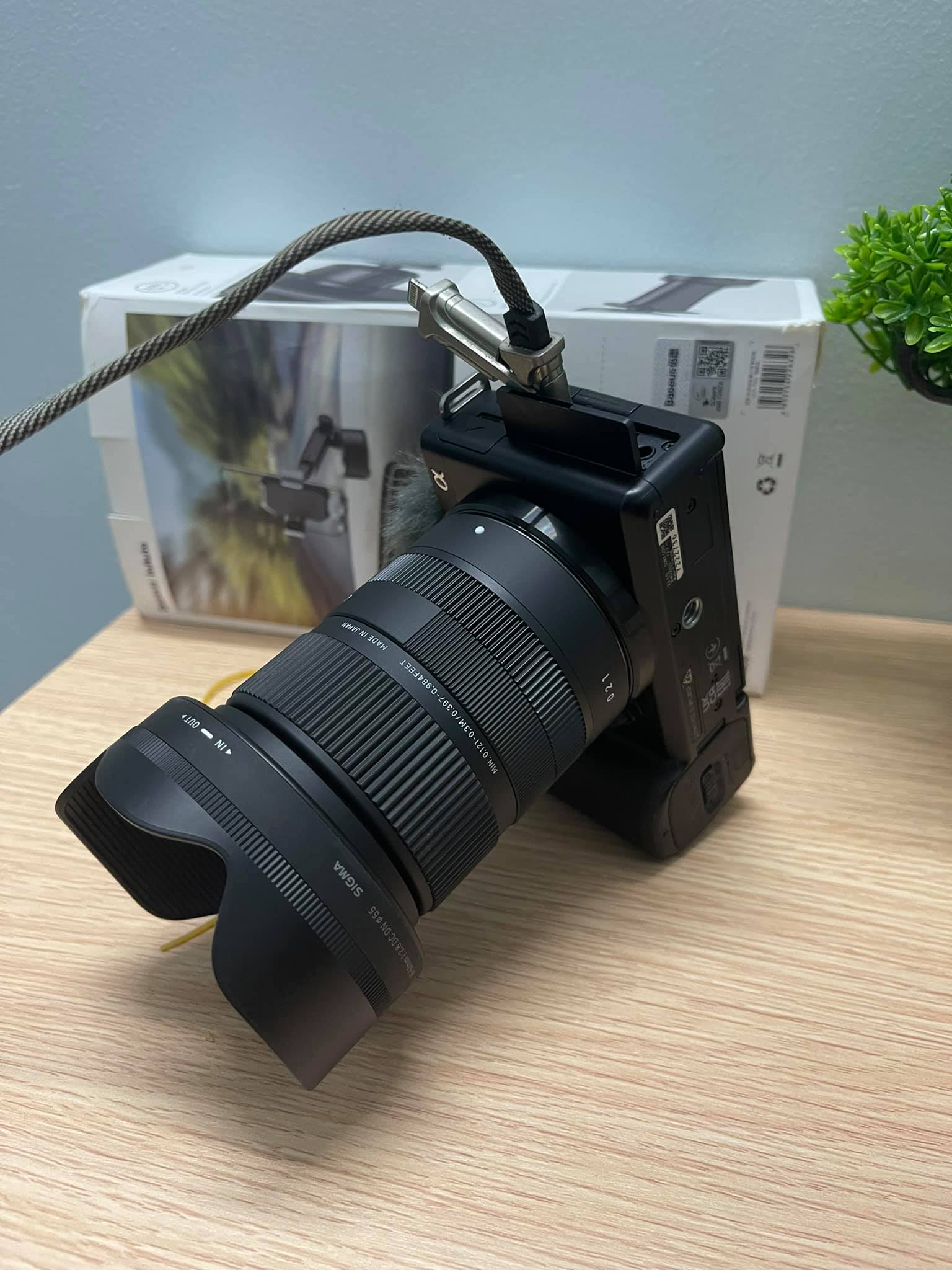 Sony ZV-E10 with Sigma 18-50mm lens and extension tube