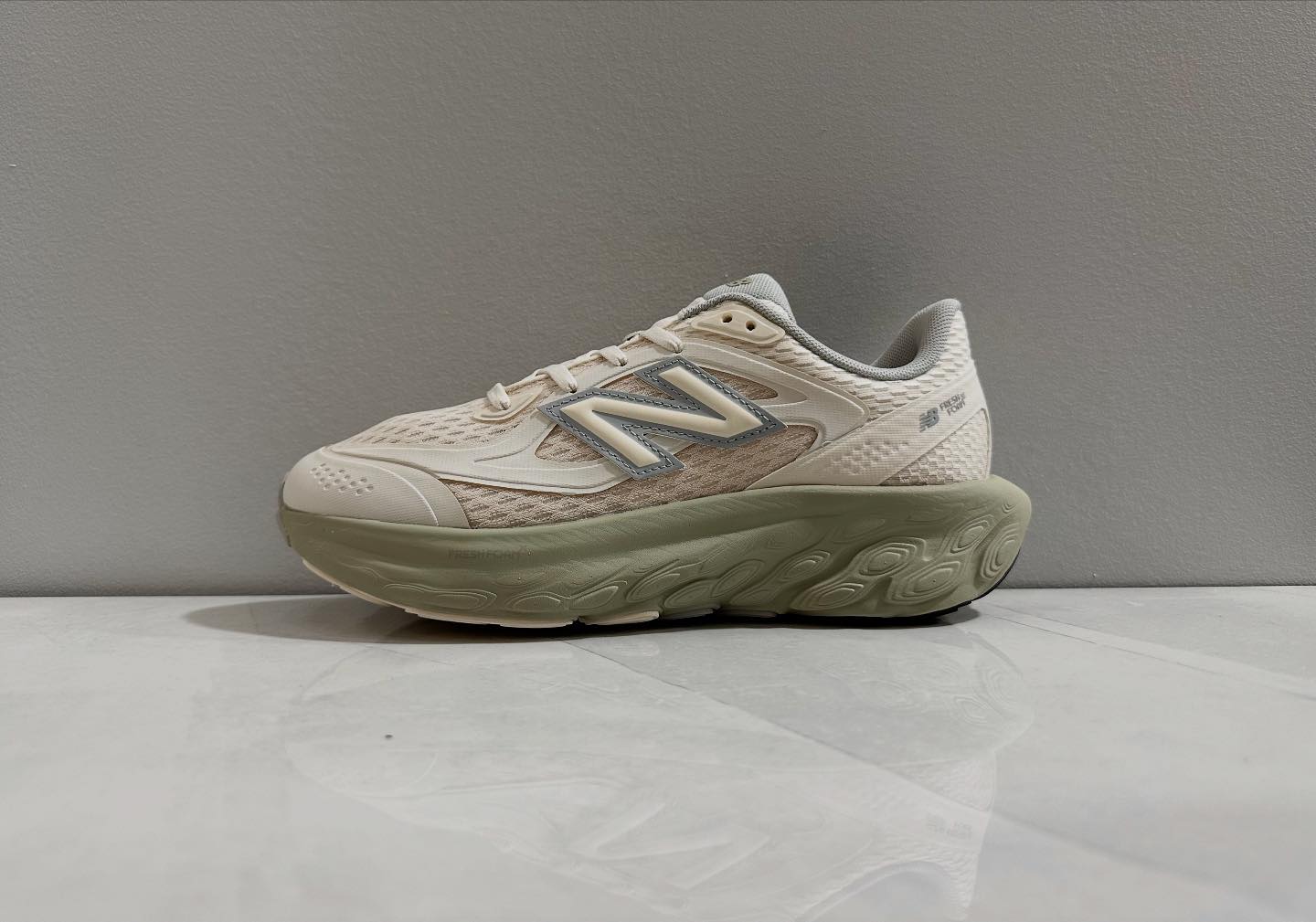 New Balance Fresh Foam Trainer Linen/Olivine. Women Size 6.5 - 9.5 