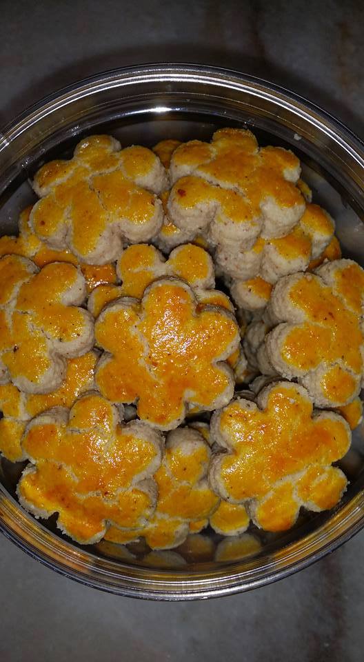 Buku Resepi Cik Bunga April Resep Biskut Kacang Mazola 500grm Kacang Tanah Di Sangrai 4cwn Tepung Gandum 1cwn Gula Halus Secubit Garam Minyak Mazola Secukupnya Untuk Hiasan 1 Biji Kuning Telur