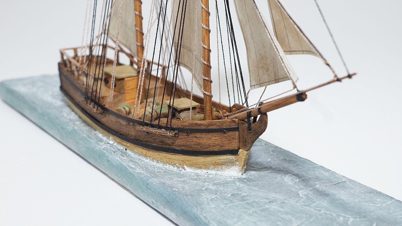Model of colonial schooner independence 1775