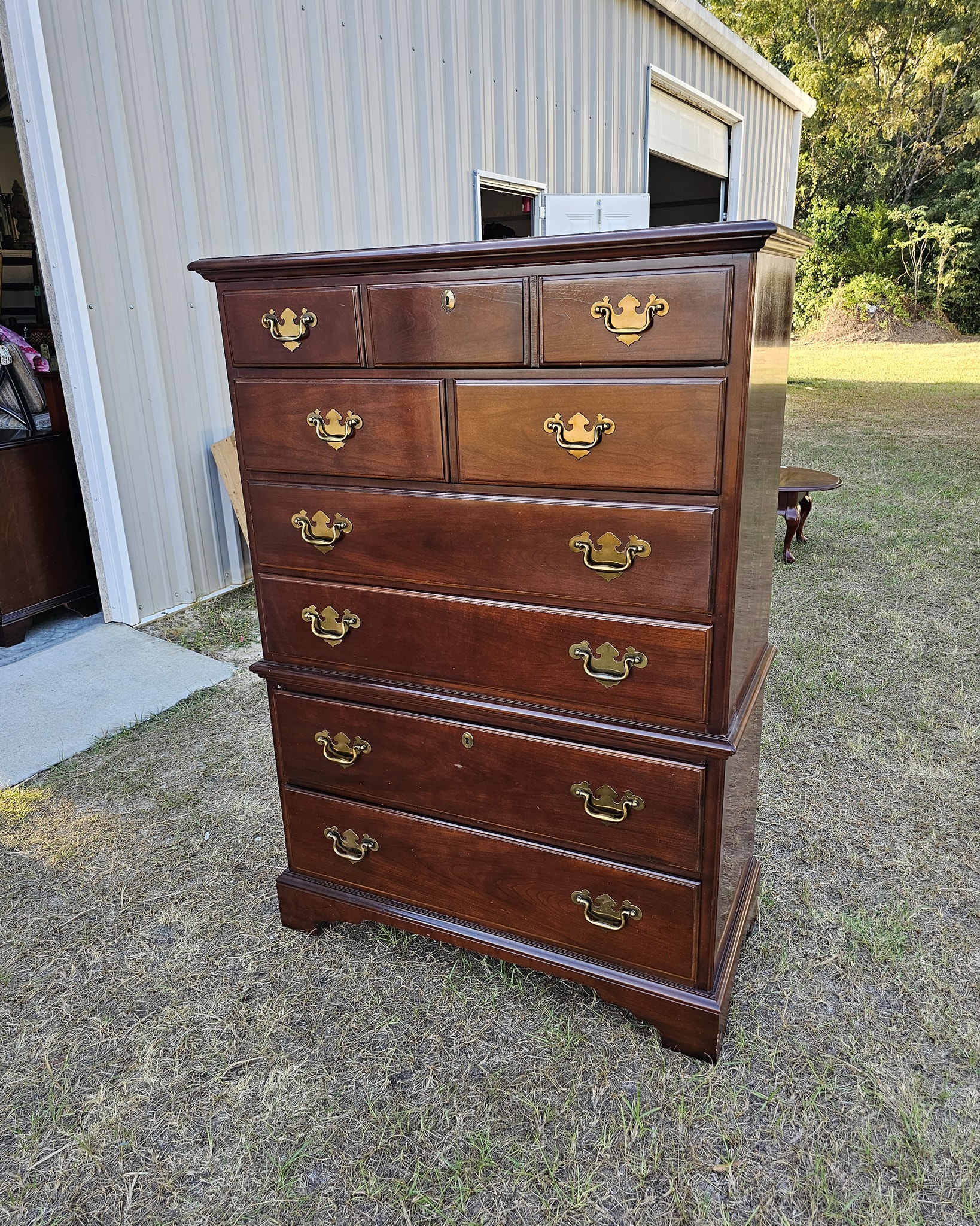 Cherry Chest of drawers with 6 drawers Drexel Furniture 