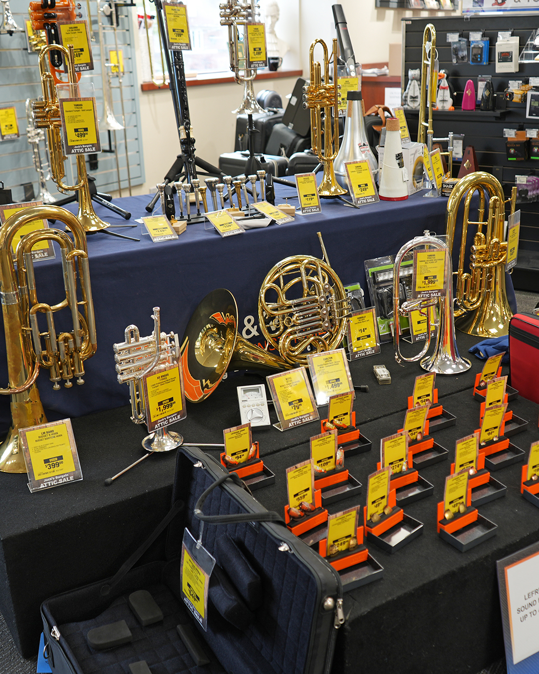 Long & McQuade... - Long & McQuade Musical Instruments