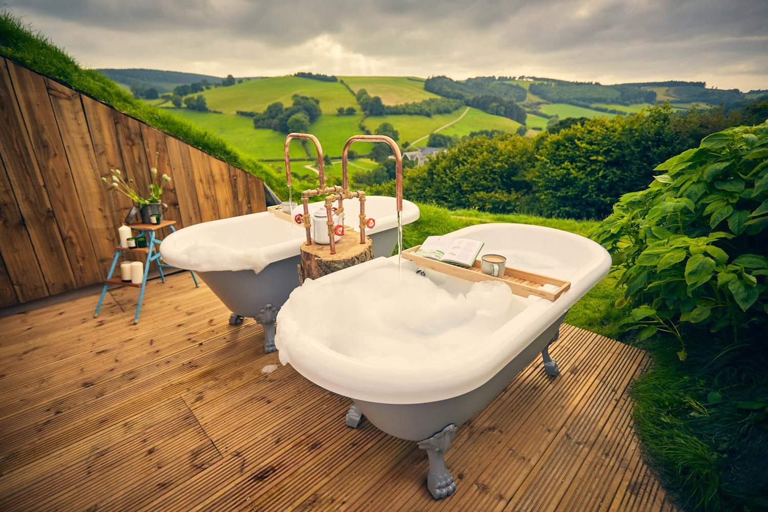Coolstays - CHARMING HILLSIDE HIDEAWAY - Built into a hill in Powys ...