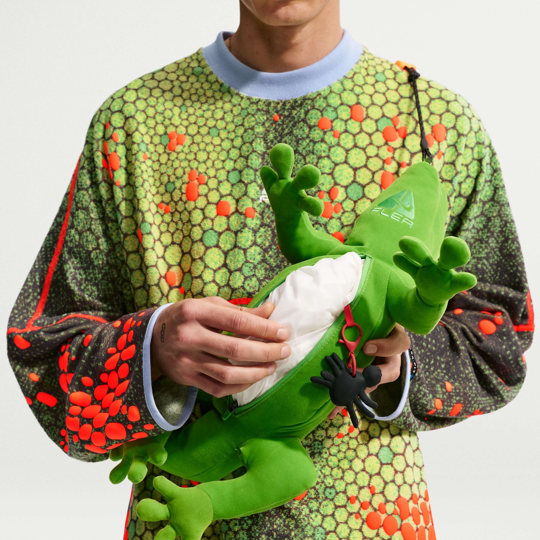 Drake in the Cactus Plant Flea Market x Nike ACG Collection ?