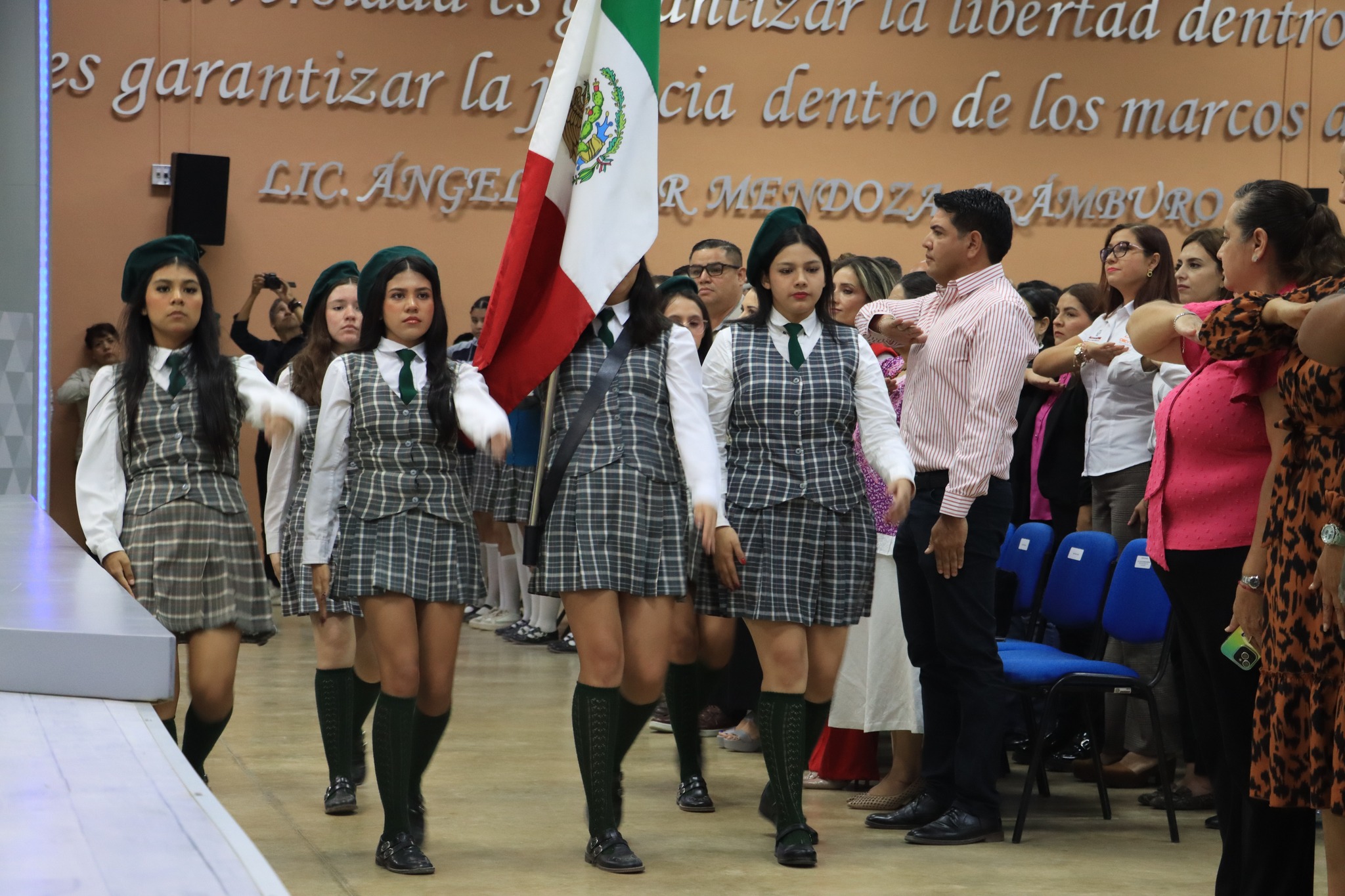 Universidad... - Universidad Autónoma de Baja California Sur