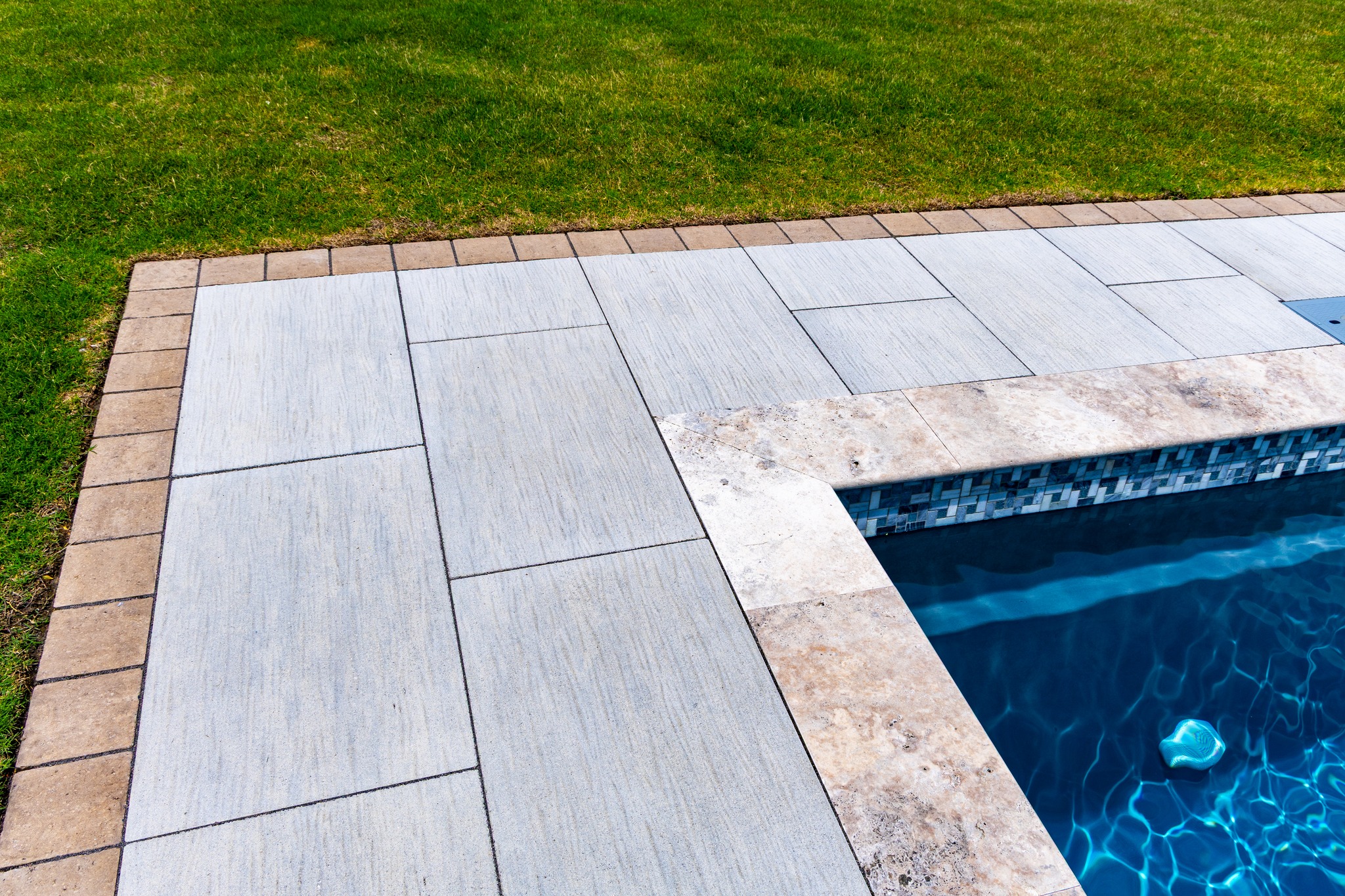 Riverside Pools and... - Riverside Pools and Hardscapes