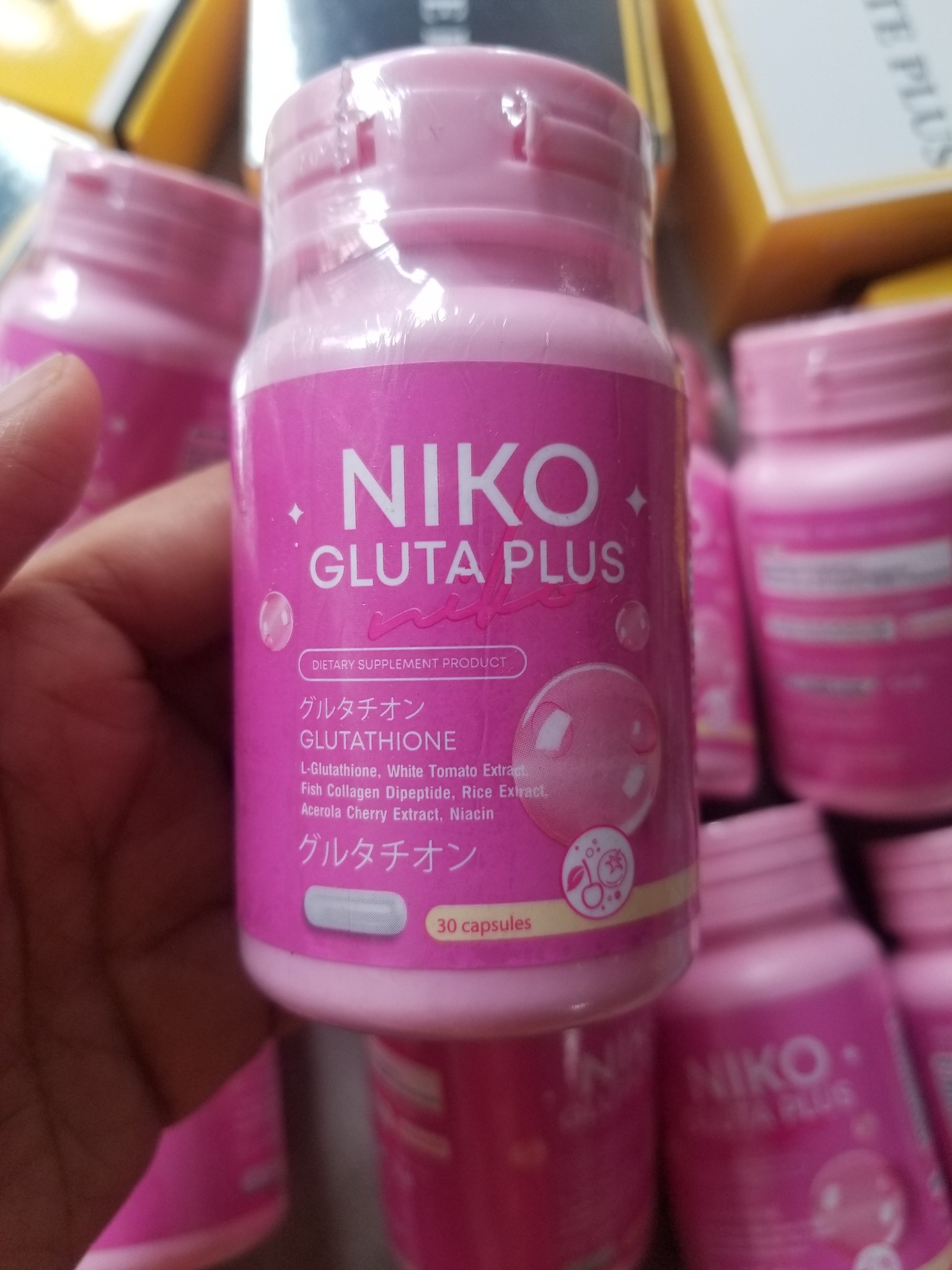 luxxe white enhanced glutathione price in pakistan niko gluta plus only 1050tk,market challenging price. #glutaplus # #viralphotochallenge #cosmoshop Melasma-x Glutathione Brightening Tone-up